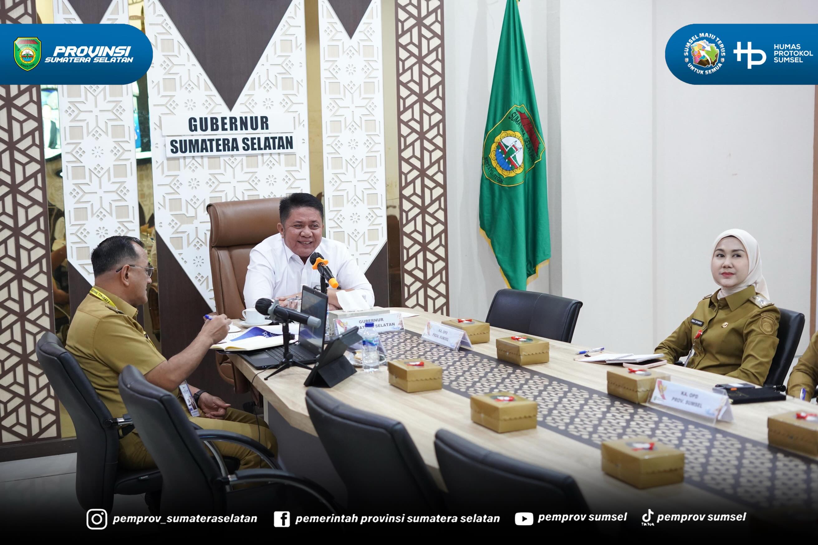 Palembang – Gubernur Sumatera Selatan, Dr. H. Herman Deru, menghadiri secara virtual kegiatan Penjelasan Penilaian Sikap Perilaku dan Strategi Pengembangan Diri bagi Mentor pada Pelatihan Kepemimpinan Nasional (PKN) Tingkat I Angkatan LXVII. Kegia...