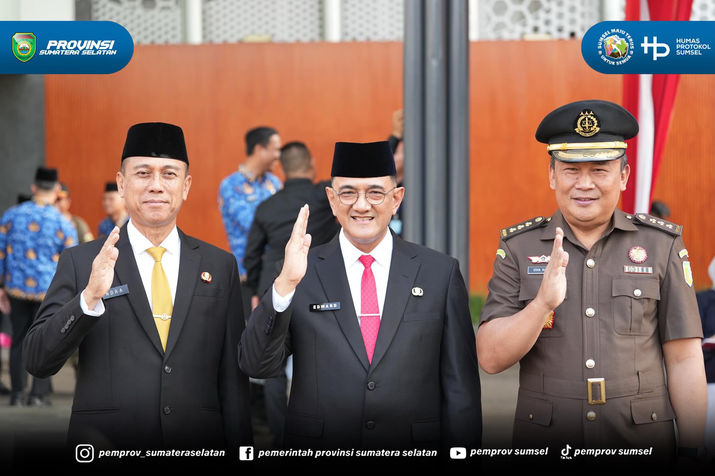 Palembang – Sekretaris Daerah (Sekda) Provinsi Sumatera Selatan, Dr. Drs. H. Edward Candra,.M.H bertindak sebagai Inspektur Upacara pada peringatan Hari Lahir Pancasila Tahun 2026 yang digelar di halaman Kantor Gubernur Sumsel, Selasa (2/6/2026).