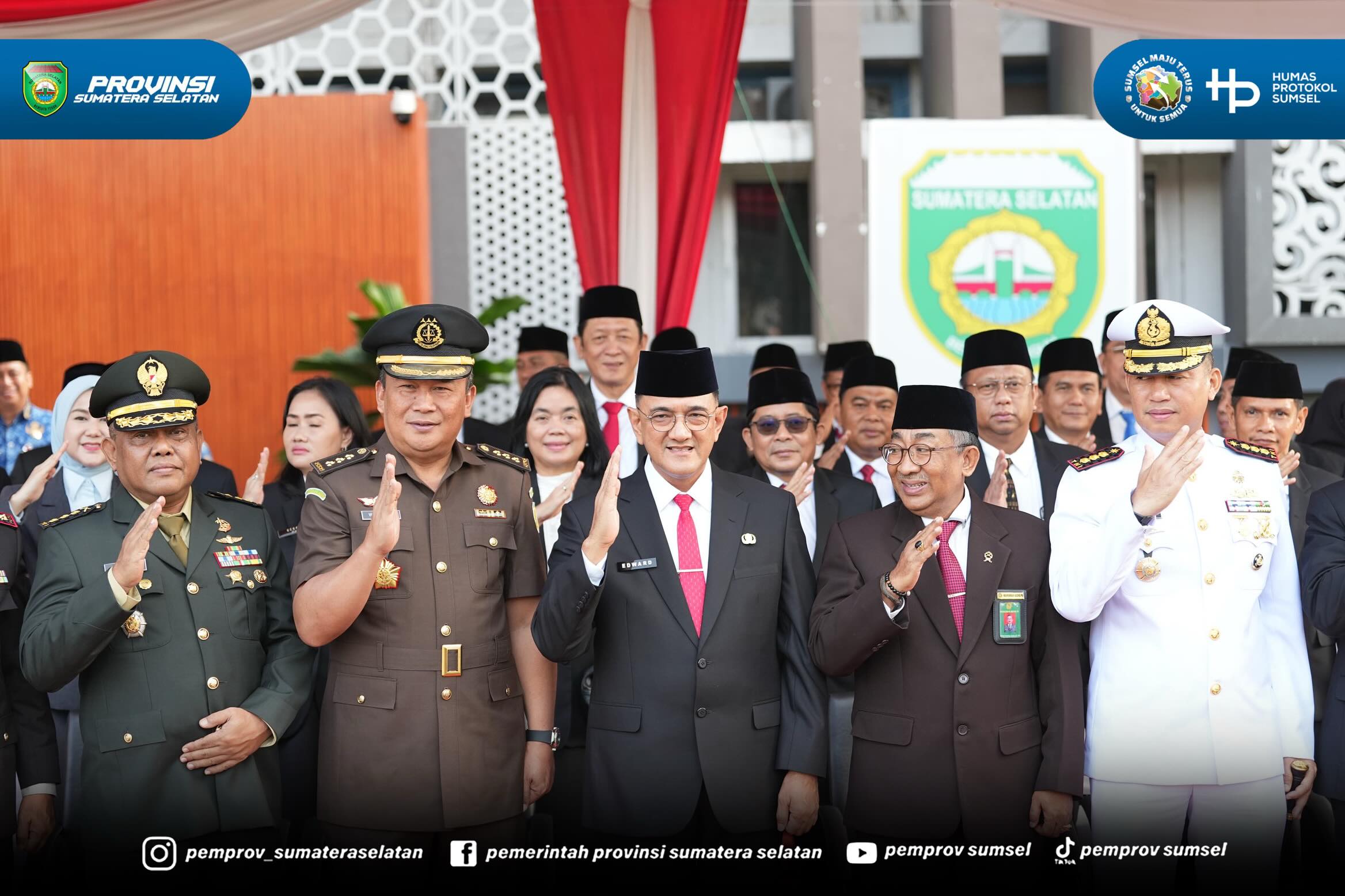Palembang – Sekretaris Daerah (Sekda) Provinsi Sumatera Selatan, Dr. Drs. H. Edward Candra,.M.H bertindak sebagai Inspektur Upacara pada peringatan Hari Lahir Pancasila Tahun 2026 yang digelar di halaman Kantor Gubernur Sumsel, Selasa (2/6/2026).