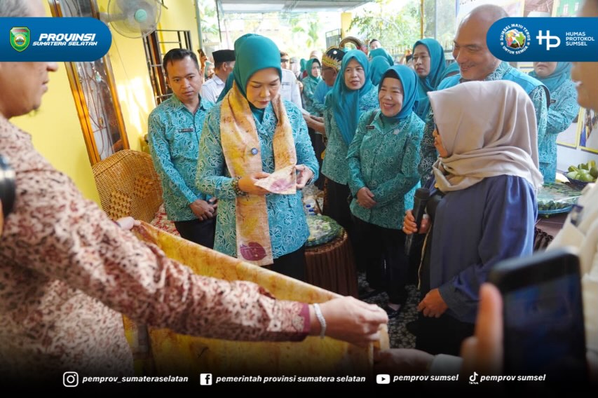 Ketua Tim Penggerak PKK Provinsi Sumatera Selatan, Hj. Febrita Lustia HD mengunjungi Rumah Pendidikan dan Keterampilan (Rumah Dilan) Melati di Desa Sukakarya, Kecamatan STL Ulu Terawas, Kabupaten Musi Rawas, Rabu (3/6/2026).