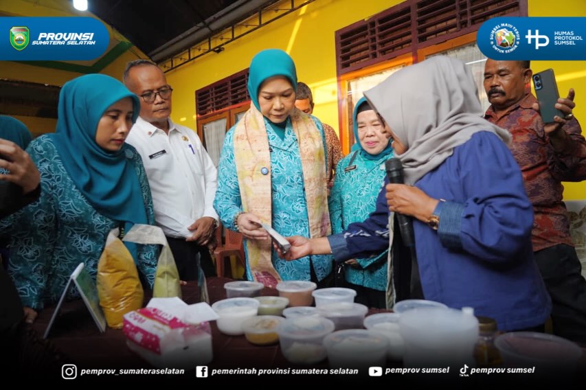 Ketua Tim Penggerak PKK Provinsi Sumatera Selatan, Hj. Febrita Lustia HD mengunjungi Rumah Pendidikan dan Keterampilan (Rumah Dilan) Melati di Desa Sukakarya, Kecamatan STL Ulu Terawas, Kabupaten Musi Rawas, Rabu (3/6/2026).