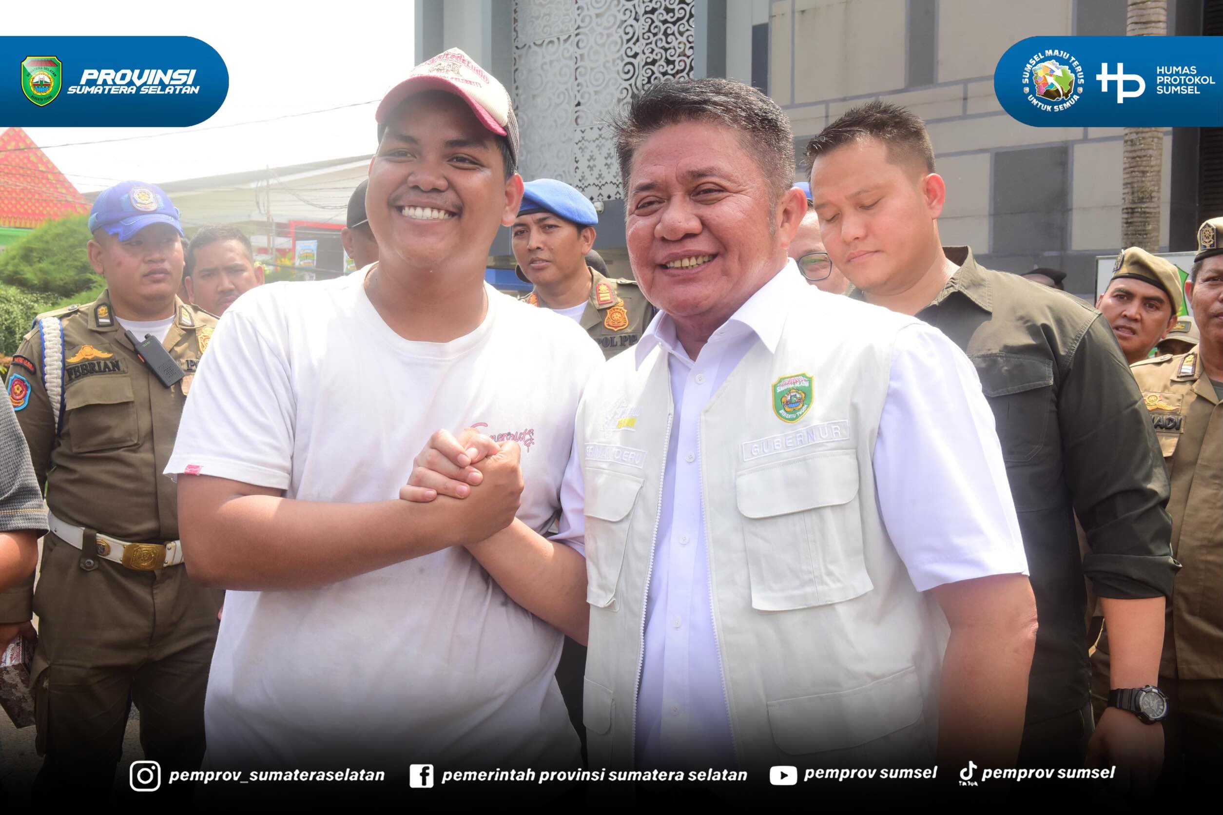 Gubernur Sumsel Dr. H. Herman Deru menemui langsung aksi mahasiswa UIN Raden Fatah di Kantor Gubernur Sumsel,kamis(4/6/2026). Dalam dialog terbuka dan kondusif, mahasiswa menyampaikan aspirasi terkait perbaikan Jalan Palembang–Betung, peningkatan...