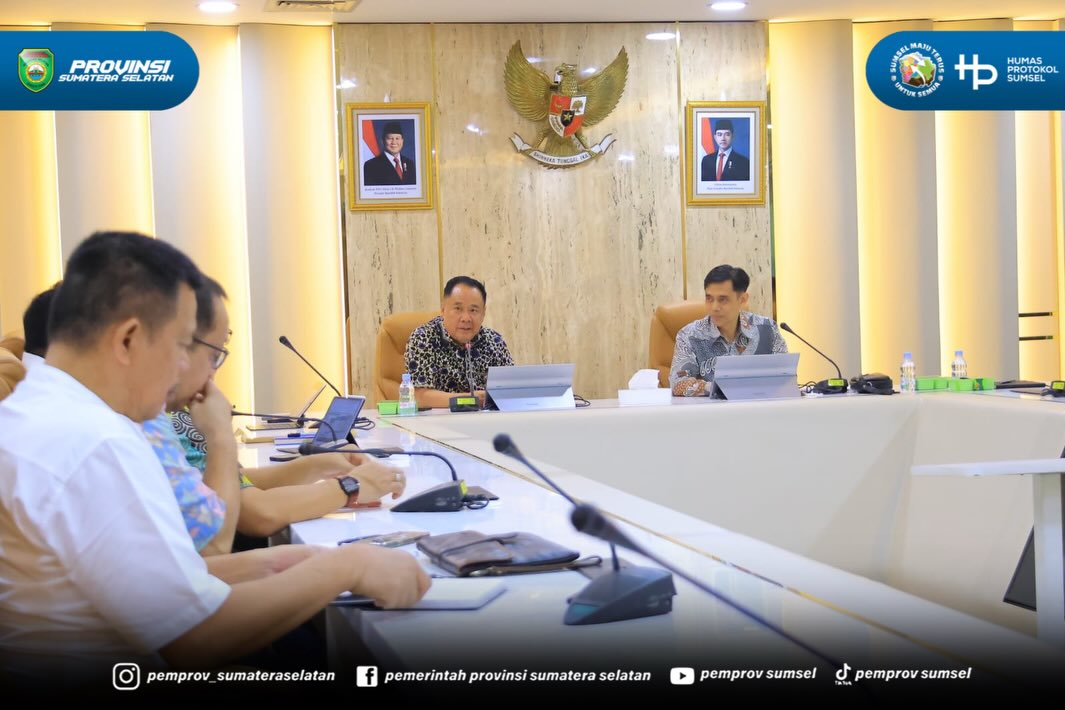 JAKARTA - Wakil Gubernur Sumatera Selatan (Wagub Sumsel) H. Cik Ujang menghadiri rapat pembahasan tindak lanjut Memorandum of Understanding (MoU) Integrasi Jalan Tol-Pelabuhan Tanjung Carat di Ruang Rapat Pekanbaru Kementerian Investasi dan Hiliri...