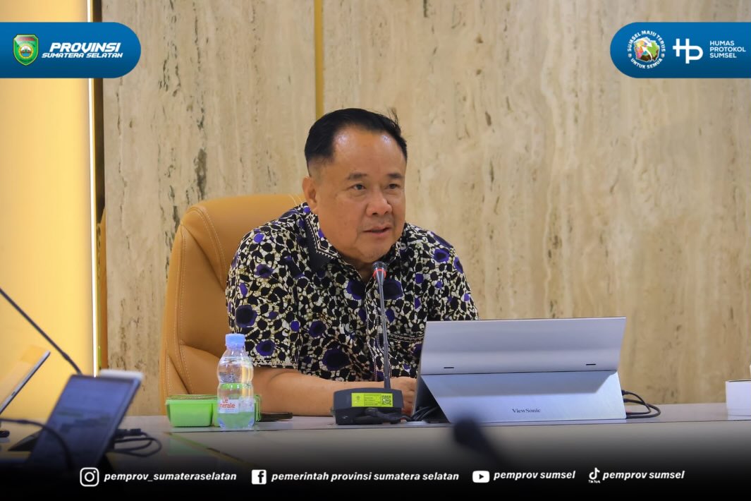 JAKARTA - Wakil Gubernur Sumatera Selatan (Wagub Sumsel) H. Cik Ujang menghadiri rapat pembahasan tindak lanjut Memorandum of Understanding (MoU) Integrasi Jalan Tol-Pelabuhan Tanjung Carat di Ruang Rapat Pekanbaru Kementerian Investasi dan Hiliri...
