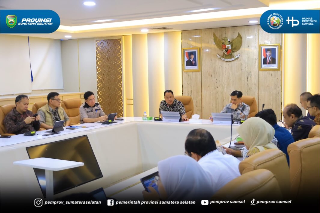 JAKARTA - Wakil Gubernur Sumatera Selatan (Wagub Sumsel) H. Cik Ujang menghadiri rapat pembahasan tindak lanjut Memorandum of Understanding (MoU) Integrasi Jalan Tol-Pelabuhan Tanjung Carat di Ruang Rapat Pekanbaru Kementerian Investasi dan Hiliri...