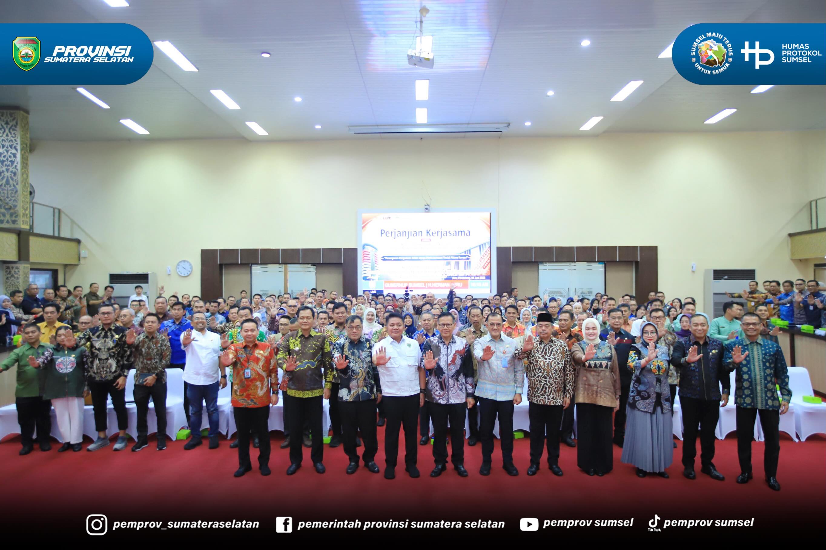 PALEMBANG – Gubernur Sumatera Selatan (Sumsel) Dr. H. Herman Deru mengatakan Penandatanganan Perjanjian Kerjasama antara KPK dan Pemprov Sumsel tentang Penanganan Pengaduan dalam Upaya Pemberantasan Tindak Pidana Korupsi dan Kegiatan Penyamaan Per...