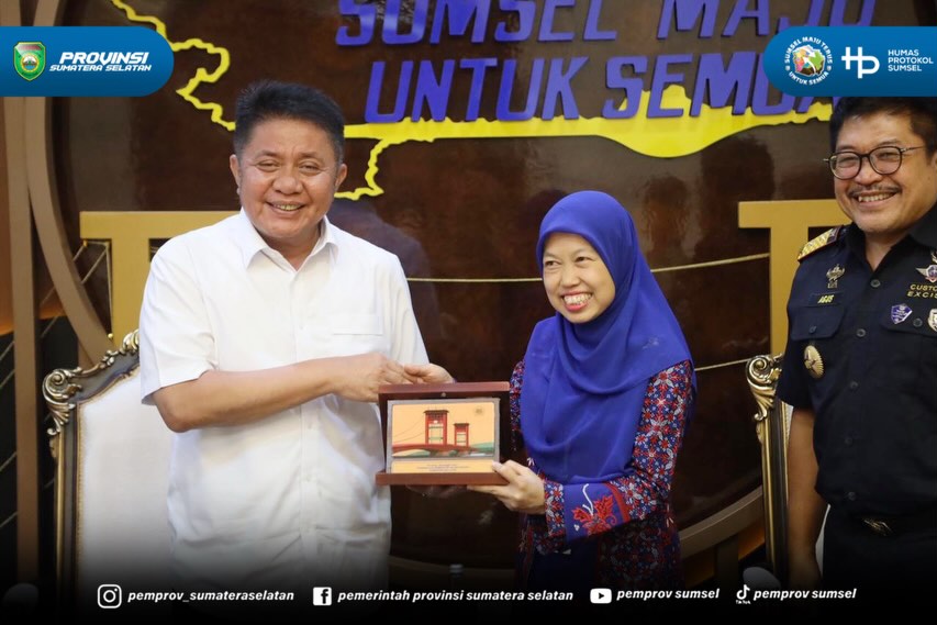 Palembang - Gubernur Sumatera Selatan Herman Deru menerima audiensi Kepala Kanwil Ditjen Pajak Sumsel Babel sekaligus Kepala Perwakilan Kemenkeu Sumsel Retno Sri Sulistyani beserta di Ruang Tamu Gubernur, Kamis (04/06/26).