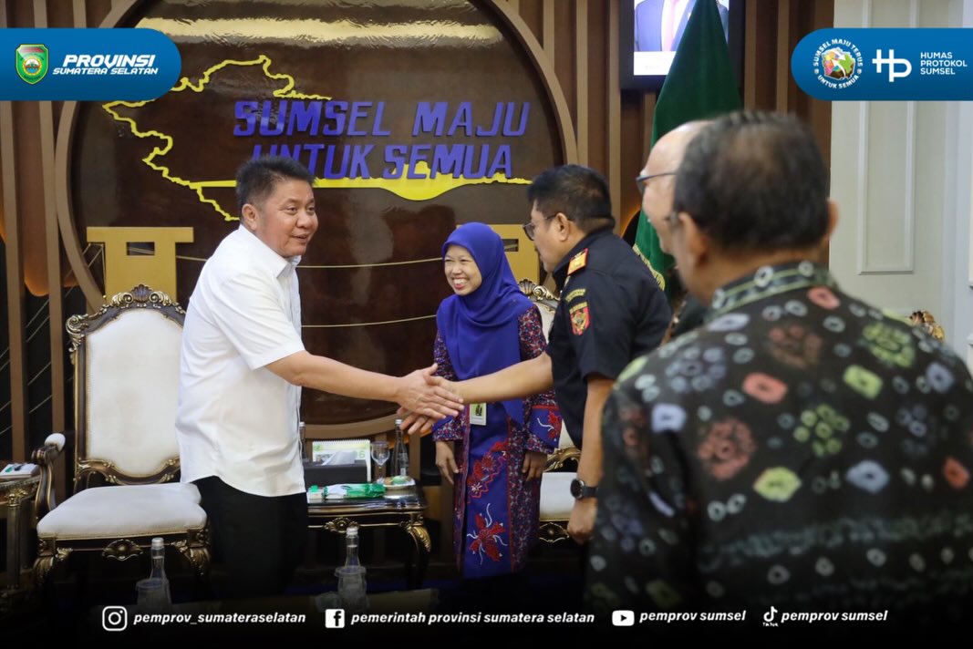 Palembang - Gubernur Sumatera Selatan Herman Deru menerima audiensi Kepala Kanwil Ditjen Pajak Sumsel Babel sekaligus Kepala Perwakilan Kemenkeu Sumsel Retno Sri Sulistyani beserta di Ruang Tamu Gubernur, Kamis (04/06/26).
