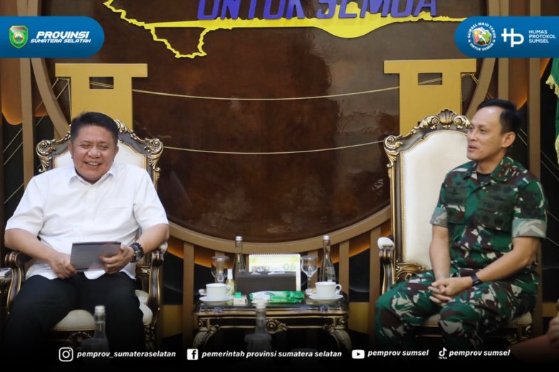 Palembang - Gubernur Sumsel H. Herman Deru menerima Pangdam II/Sriwijaya Mayjen TNI Ujang Darwis beserta jajaran di Ruang Tamu Gubernur Sumsel, Kamis (4/6/2026).
