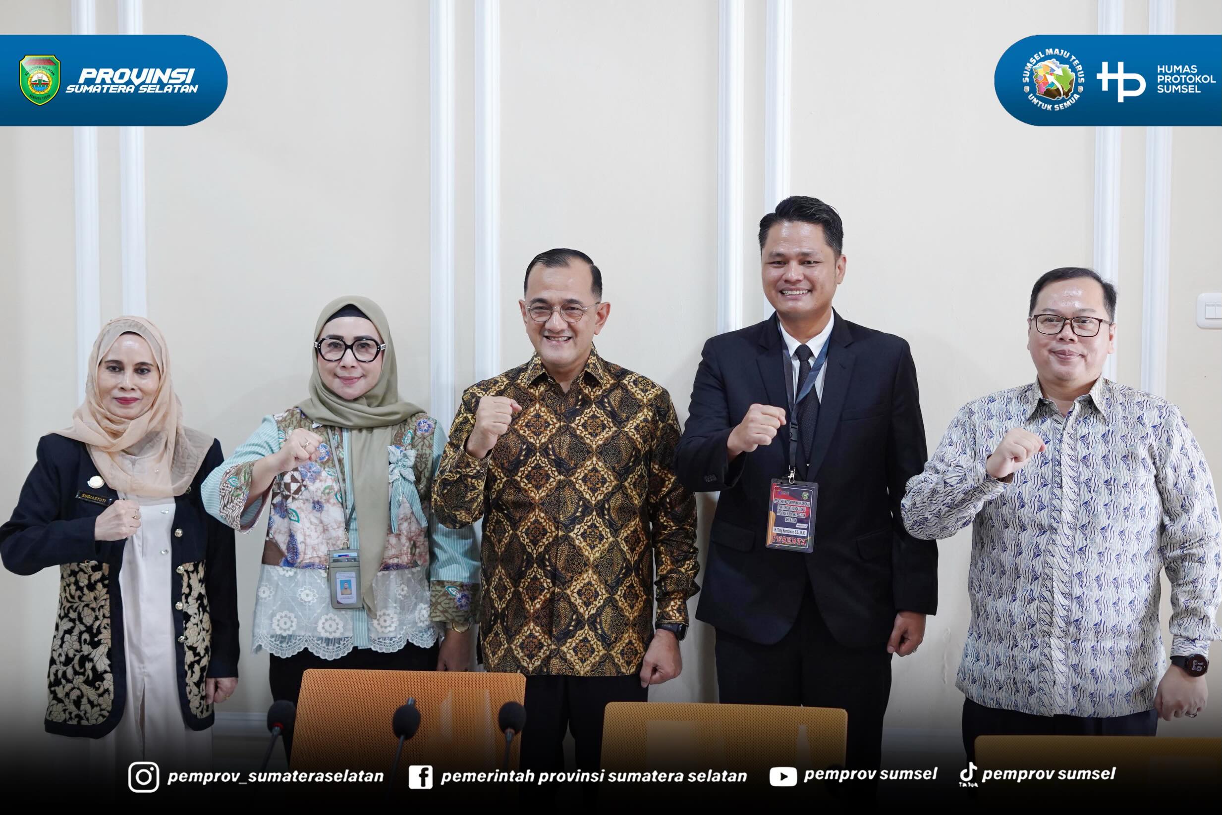 PALEMBANG – Sekretaris Daerah Provinsi Sumatera Selatan (Sekda Sumsel), Edward Candra menghadiri Seminar Rancangan Proyek Perubahan Pelatihan Kepemimpinan Nasional (PKN) Tingkat II Angkatan V Tahun 2026 di Gedung Badan Pengembangan Sumber Daya Man...