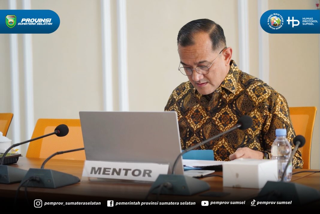PALEMBANG – Sekretaris Daerah Provinsi Sumatera Selatan (Sekda Sumsel), Edward Candra menghadiri Seminar Rancangan Proyek Perubahan Pelatihan Kepemimpinan Nasional (PKN) Tingkat II Angkatan V Tahun 2026 di Gedung Badan Pengembangan Sumber Daya Man...