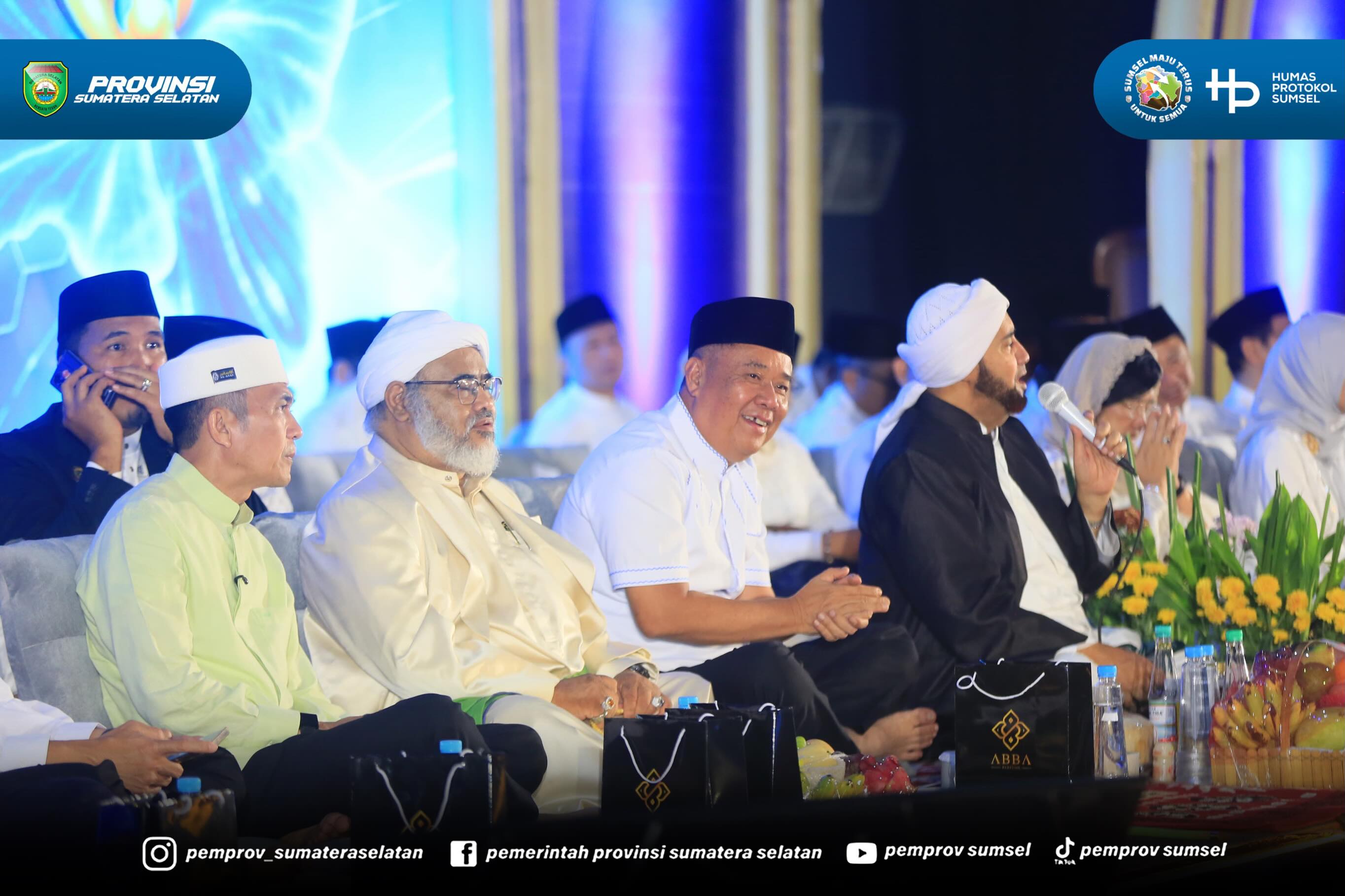 PALEMBANG – Wakil Gubernur Sumatera Selatan (Sumsel) H. Cik Ujang mengapresiasi Bank Indonesia atas penyelenggaraan Tabligh Akbar dalam rangka Festival Ekonomi Syariah (FESyar) Regional Sumatera 2026 yang berlangsung di Palembang Sport and Convent...