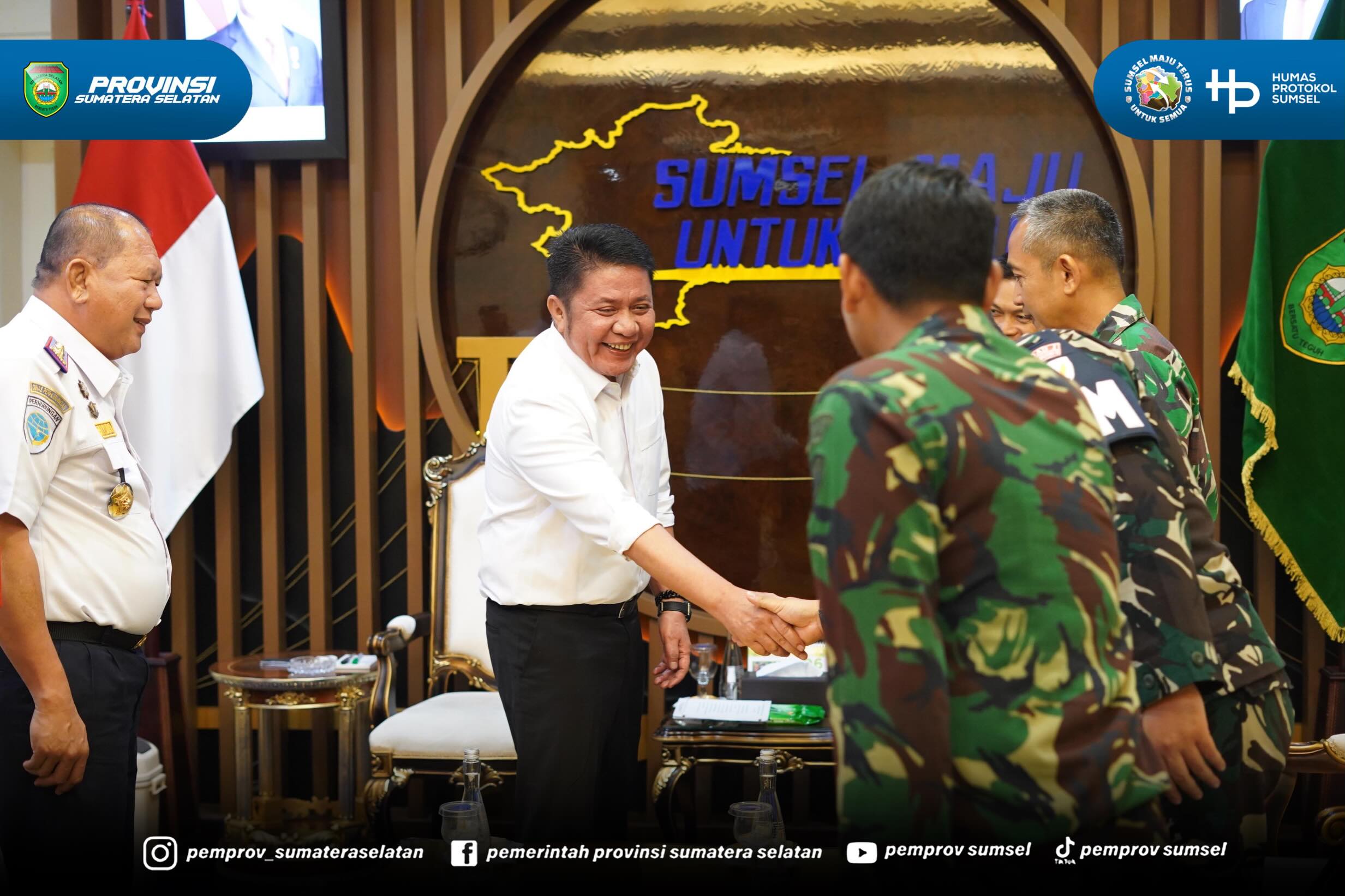 PALEMBANG – Gubernur Sumatera Selatan (Sumsel) Dr. H. Herman Deru didampingi Wakil Gubernur Sumsel H. Cik Ujang menerima kunjungan Komandan Lanud Sri Mulyono Herlambang (SMH) Palembang, Kolonel Pnb. Zulfikri Arif Purba, S.Sos., M.S. (NSSS), dalam...