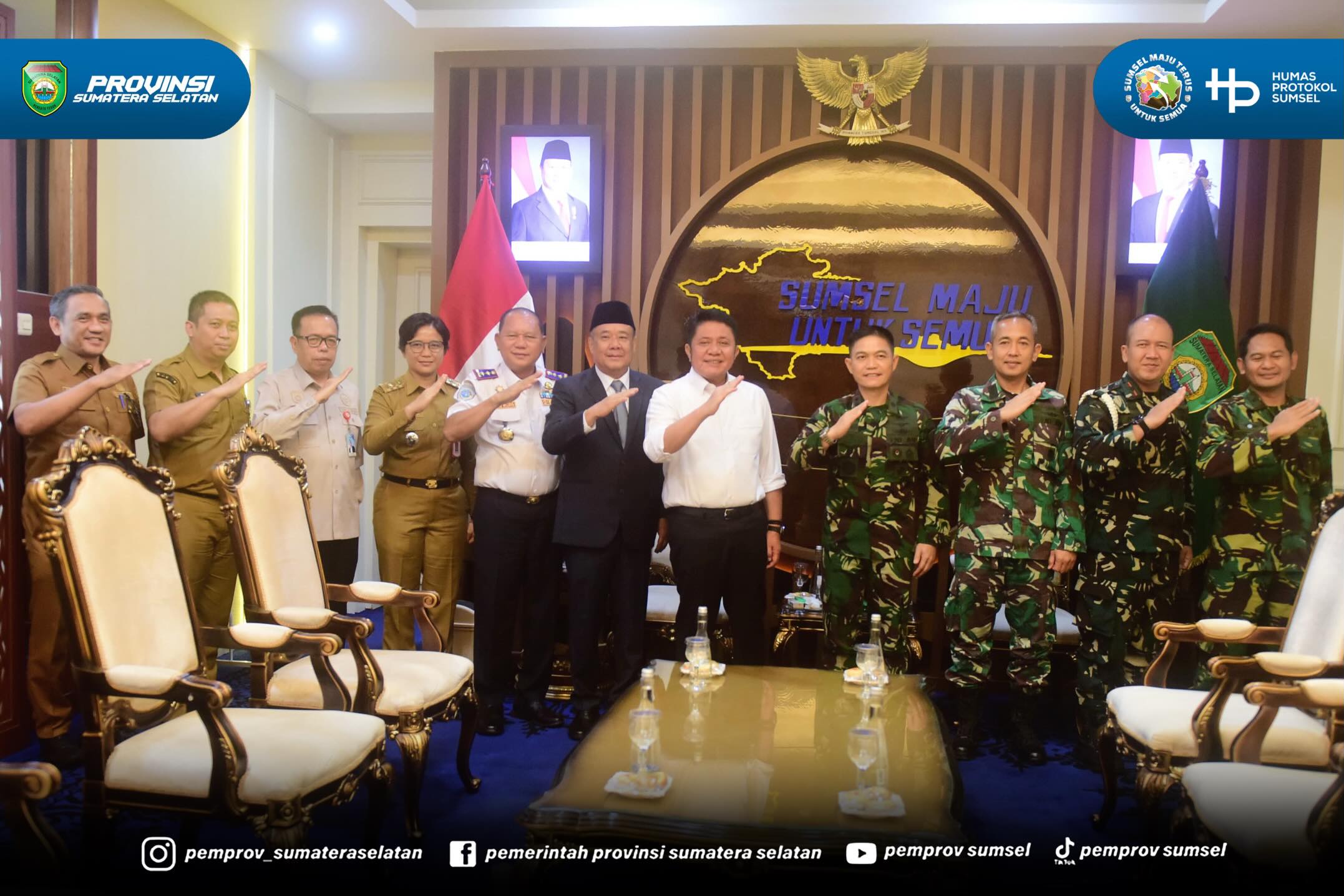 PALEMBANG – Gubernur Sumatera Selatan (Sumsel) Dr. H. Herman Deru didampingi Wakil Gubernur Sumsel H. Cik Ujang menerima kunjungan Komandan Lanud Sri Mulyono Herlambang (SMH) Palembang, Kolonel Pnb. Zulfikri Arif Purba, S.Sos., M.S. (NSSS), dalam...
