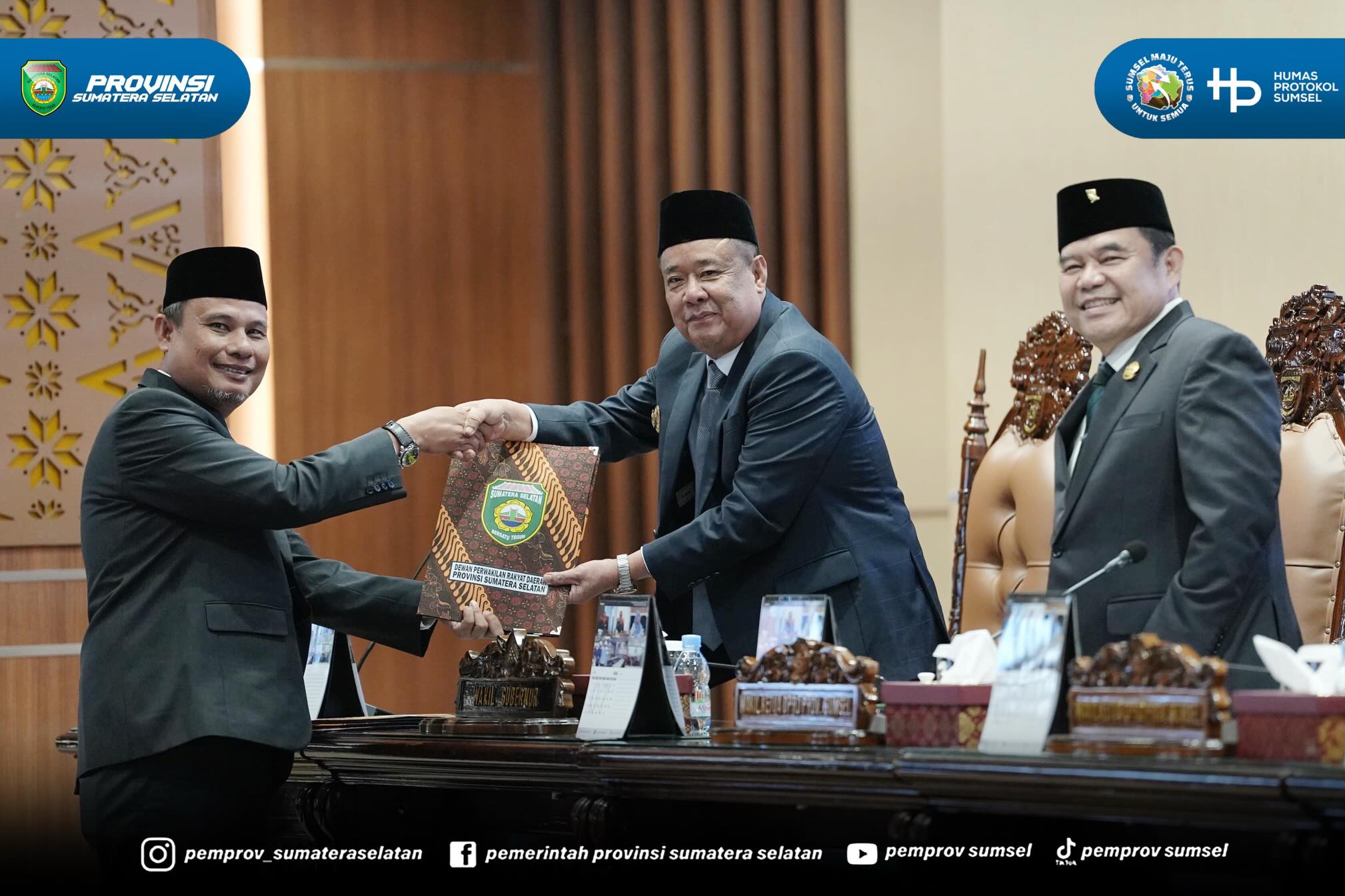 PALEMBANG — Wakil Gubernur Sumatera Selatan (Sumsel) H. Cik Ujang menghadiri Rapat Paripurna ke-35 DPRD Provinsi Sumatera Selatan yang berlangsung di Gedung DPRD Sumsel, Senin (8/6/2026).