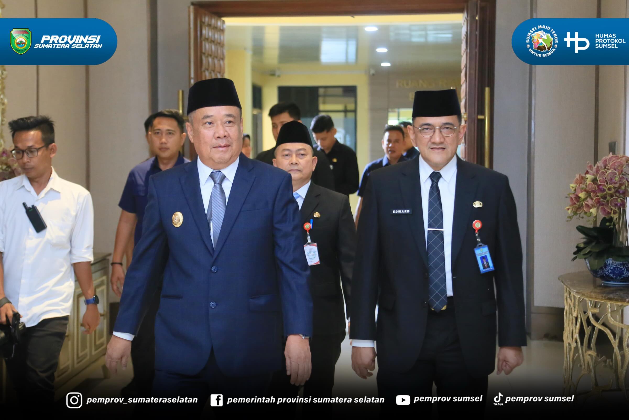 PALEMBANG — Wakil Gubernur Sumatera Selatan (Sumsel) H. Cik Ujang menghadiri Rapat Paripurna ke-35 DPRD Provinsi Sumatera Selatan yang berlangsung di Gedung DPRD Sumsel, Senin (8/6/2026).
