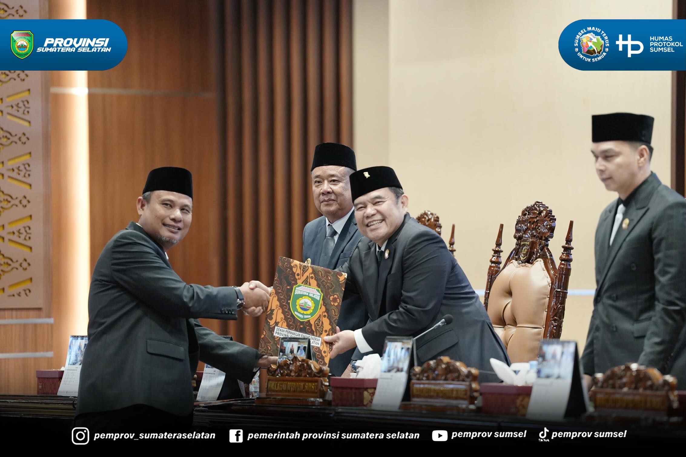 PALEMBANG — Wakil Gubernur Sumatera Selatan (Sumsel) H. Cik Ujang menghadiri Rapat Paripurna ke-35 DPRD Provinsi Sumatera Selatan yang berlangsung di Gedung DPRD Sumsel, Senin (8/6/2026).