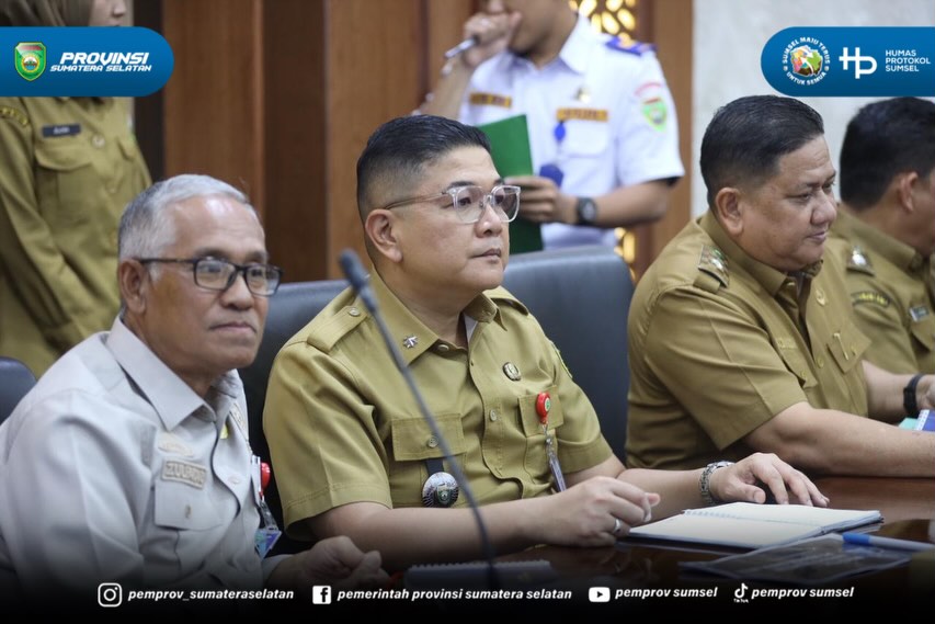 Palembang - Gubernur Sumsel Herman Deru membuka rapat koordinasi pembangunan jalan khusus pertambangan di wilayah kabupaten Musi Banyuasin (Muba) dan kabupaten Musi Rawas Utara (Muratara), di ruang rapat Gubernur, Senin (08/06/26).