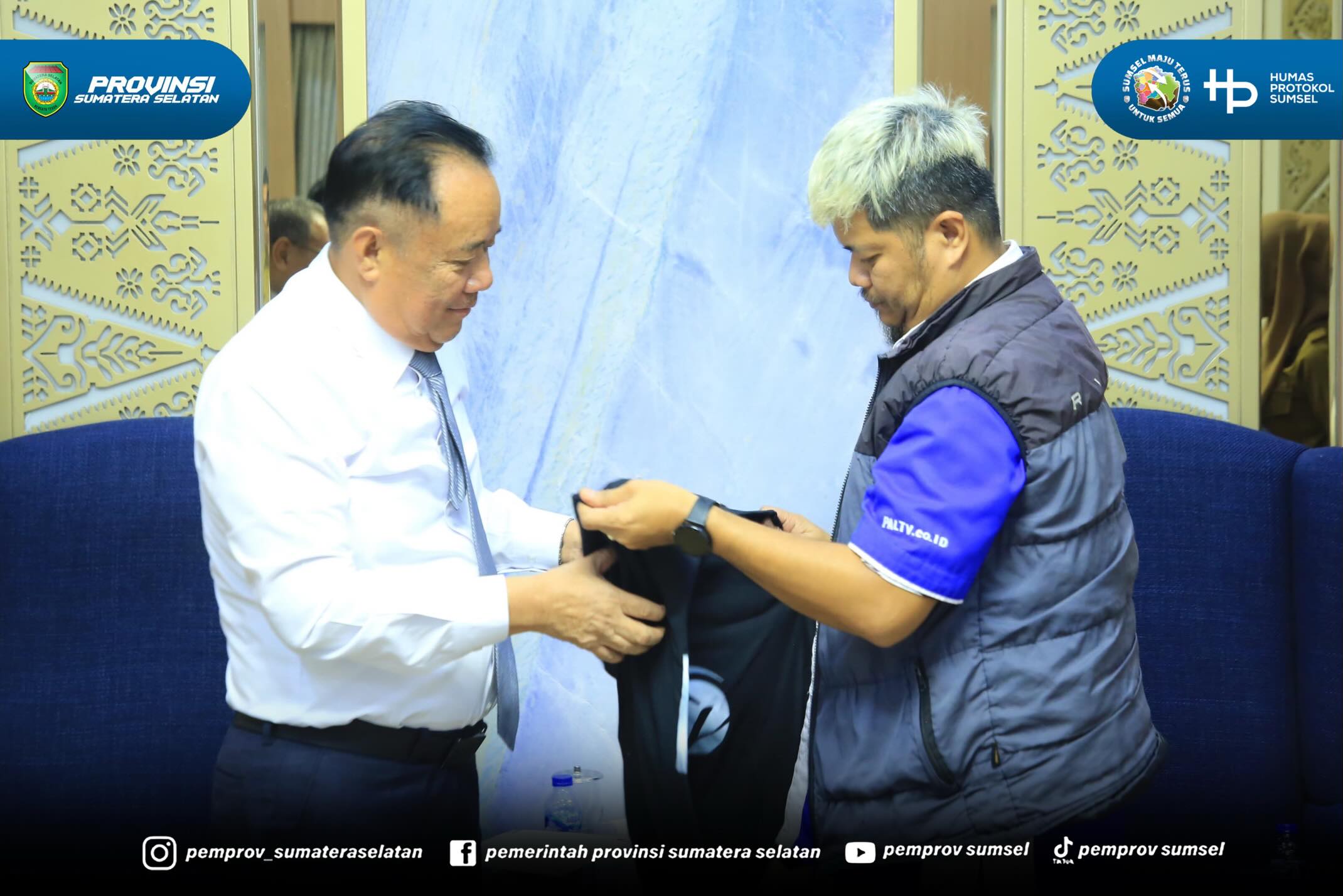 Palembang – Wakil Gubernur Sumatera Selatan (Sumsel) H. Cik Ujang menerima audiensi General Manager PalTV, Sri Pebriandi, beserta jajaran dalam rangka silaturahmi sekaligus membahas peluang kerja sama antara PalTV dan Pemerintah Provinsi Sumatera...