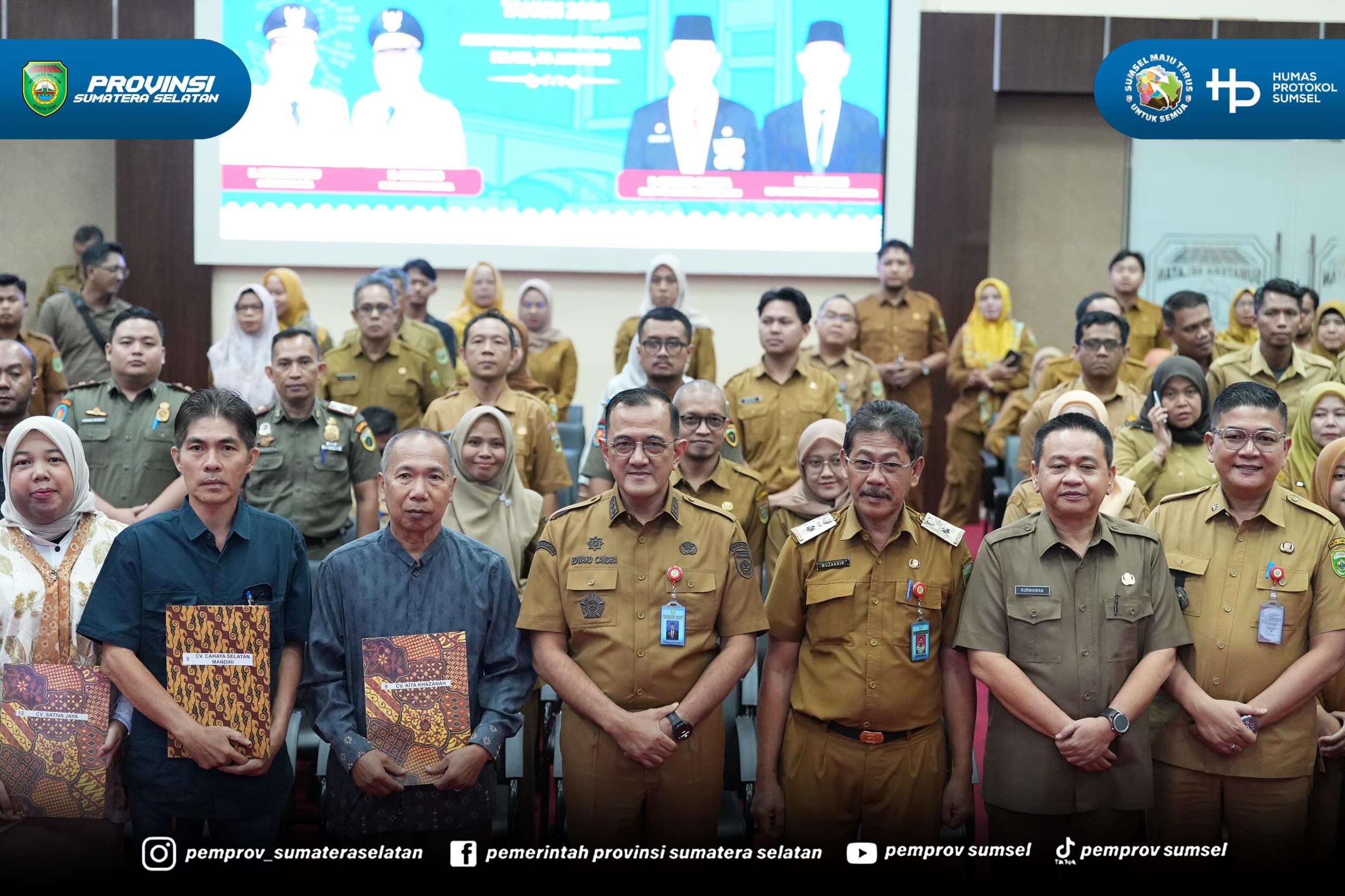 PALEMBANG – Sekretaris Daerah Pemerintah Provinsi Sumatera Selatan, Dr. H. Edward Candra, menegaskan pentingnya pelaksanaan konsolidasi pengadaan barang dan jasa sebagai upaya meningkatkan efisiensi belanja pemerintah, memperkuat penggunaan produk...