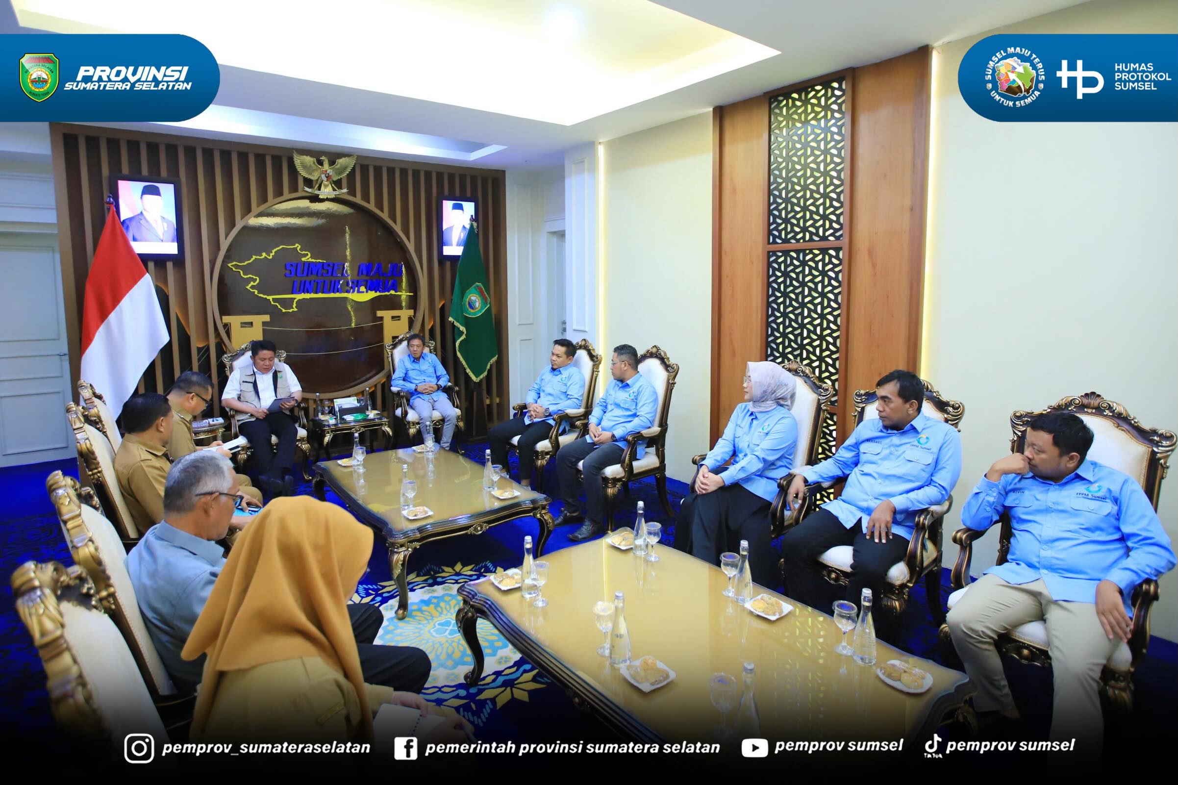 Palembang - Gubernur Sumsel Dr. H. Herman Deru menerima audiensi calon pengurus Forum Pengembang Pemberdayaan Masyarakat Sumsel (FPPMS) di ruang tamu Gubernur, Selasa (9/6/2026) Siang.