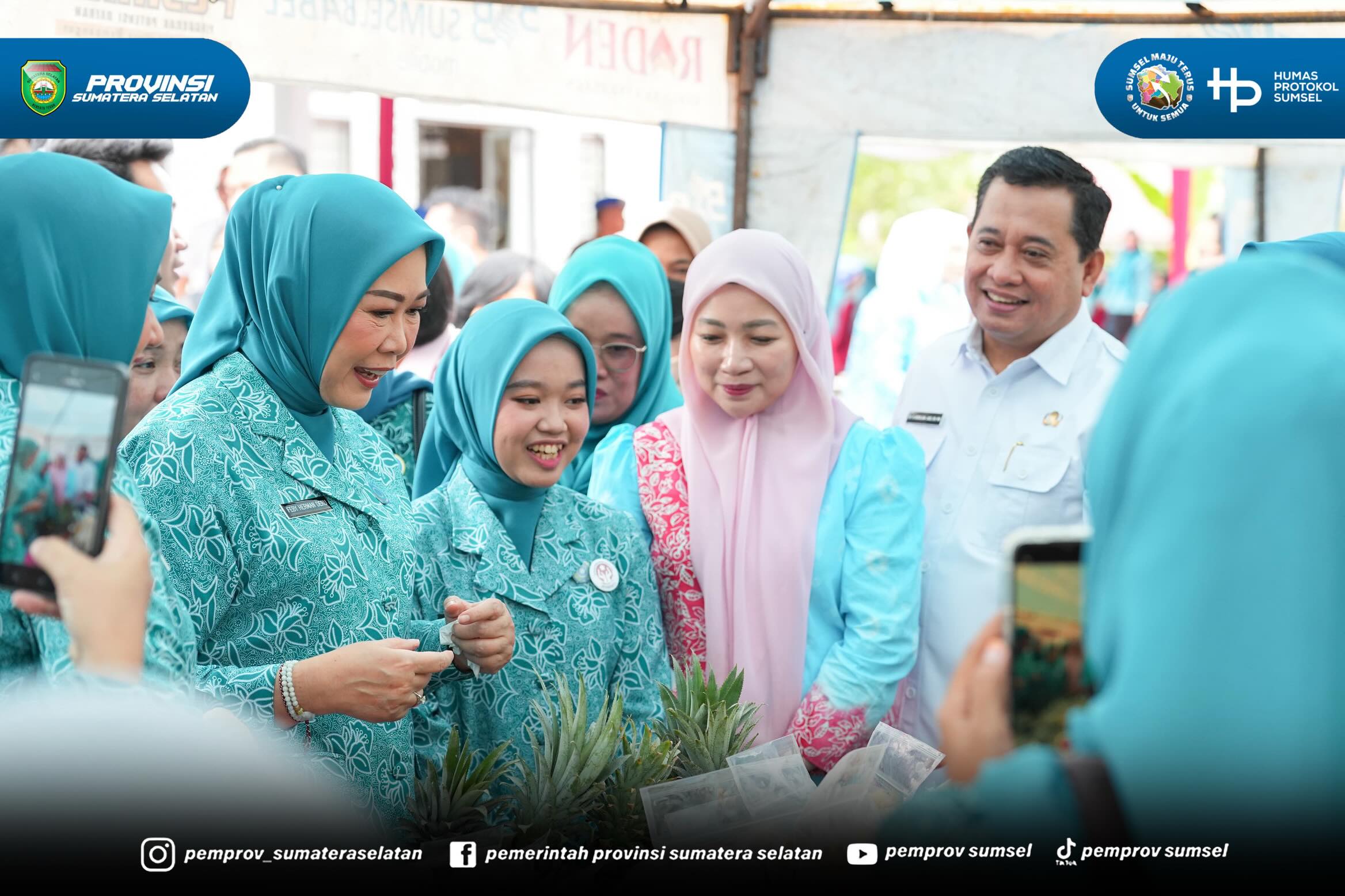 Banyuasin - Ketua TP PKK Sumsel Feby Deru melakukan kunjungan kerja ke Kabupaten Banyuasin, Rabu (09/06/2026). Kunker ini difokuskan untuk monitoring dan evaluasi pelaksanaan 10 Program Pokok PKK di TP PKK Banyuasin.