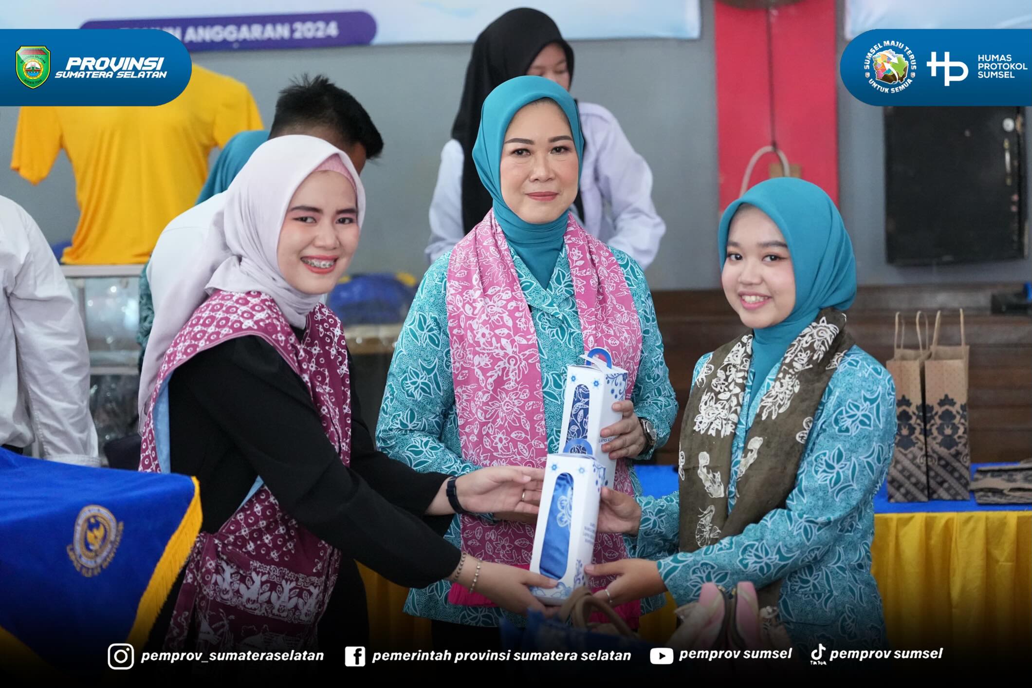 Banyuasin – Di balik tembok Lembaga Pemasyarakatan (Lapas) Kelas IIA Banyuasin, tersimpan kisah pembinaan yang penuh harapan. Pada Rabu (10/6/2026) siang, Ketua Tim Penggerak PKK Provinsi Sumatera Selatan (Sumsel), Febrita lustia Herman Deru, hadi...
