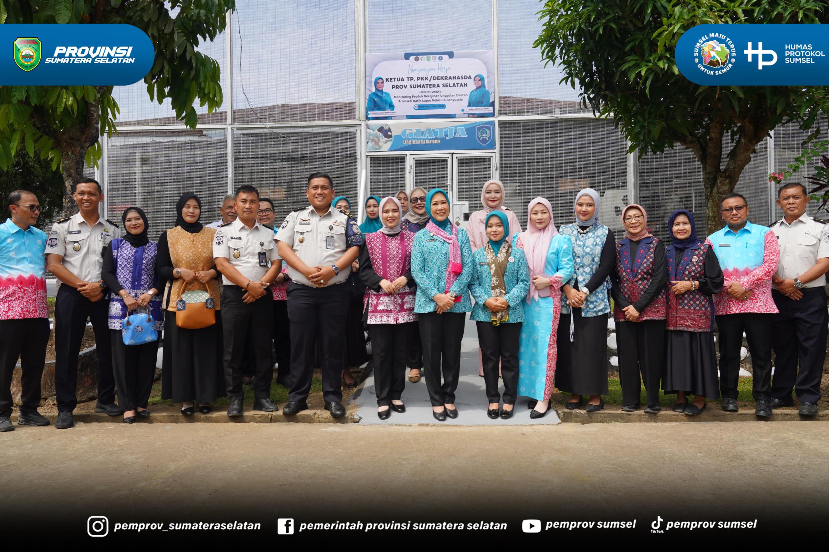 Banyuasin – Di balik tembok Lembaga Pemasyarakatan (Lapas) Kelas IIA Banyuasin, tersimpan kisah pembinaan yang penuh harapan. Pada Rabu (10/6/2026) siang, Ketua Tim Penggerak PKK Provinsi Sumatera Selatan (Sumsel), Febrita lustia Herman Deru, hadi...