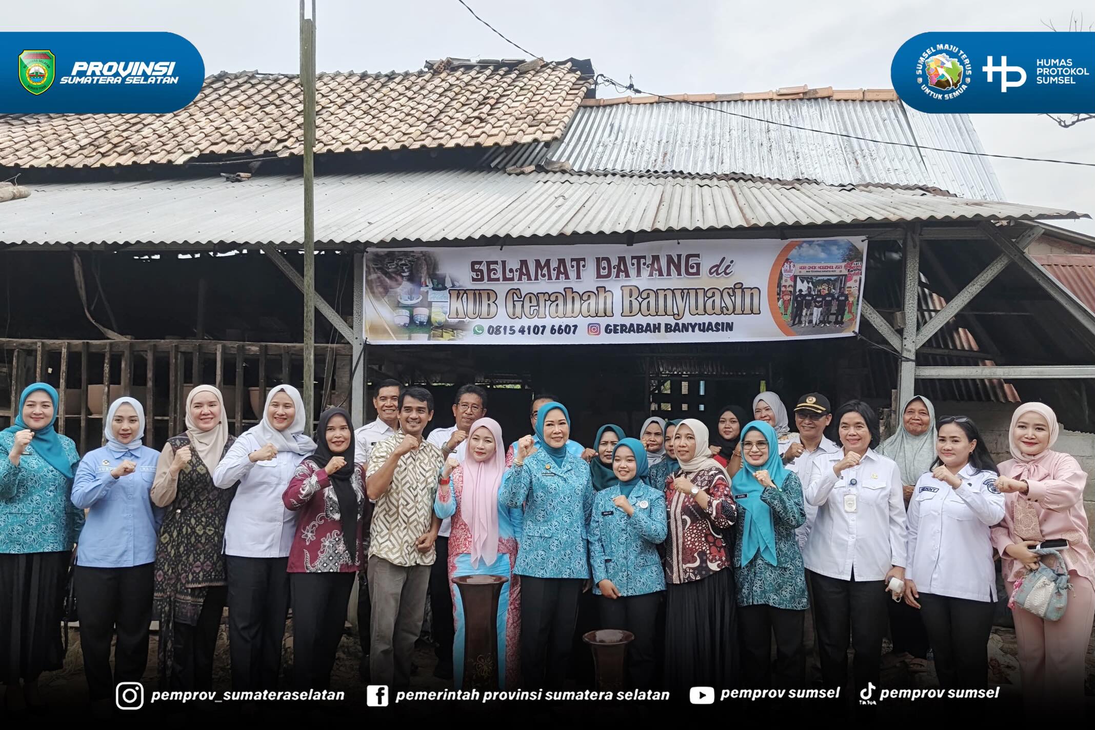 Banyuasin – Ketua TP PKK Sumatera Selatan (Sumsel) Febrita lustia Herman Deru mengunjungi sentra gerabah di KM 14 Sukajadi, Banyuasin, Rabu (10/06/2026). Di tempat ini, tanah liat tidak sekadar dipijak, tetapi dihidupkan menjadi berbagai karya ber...