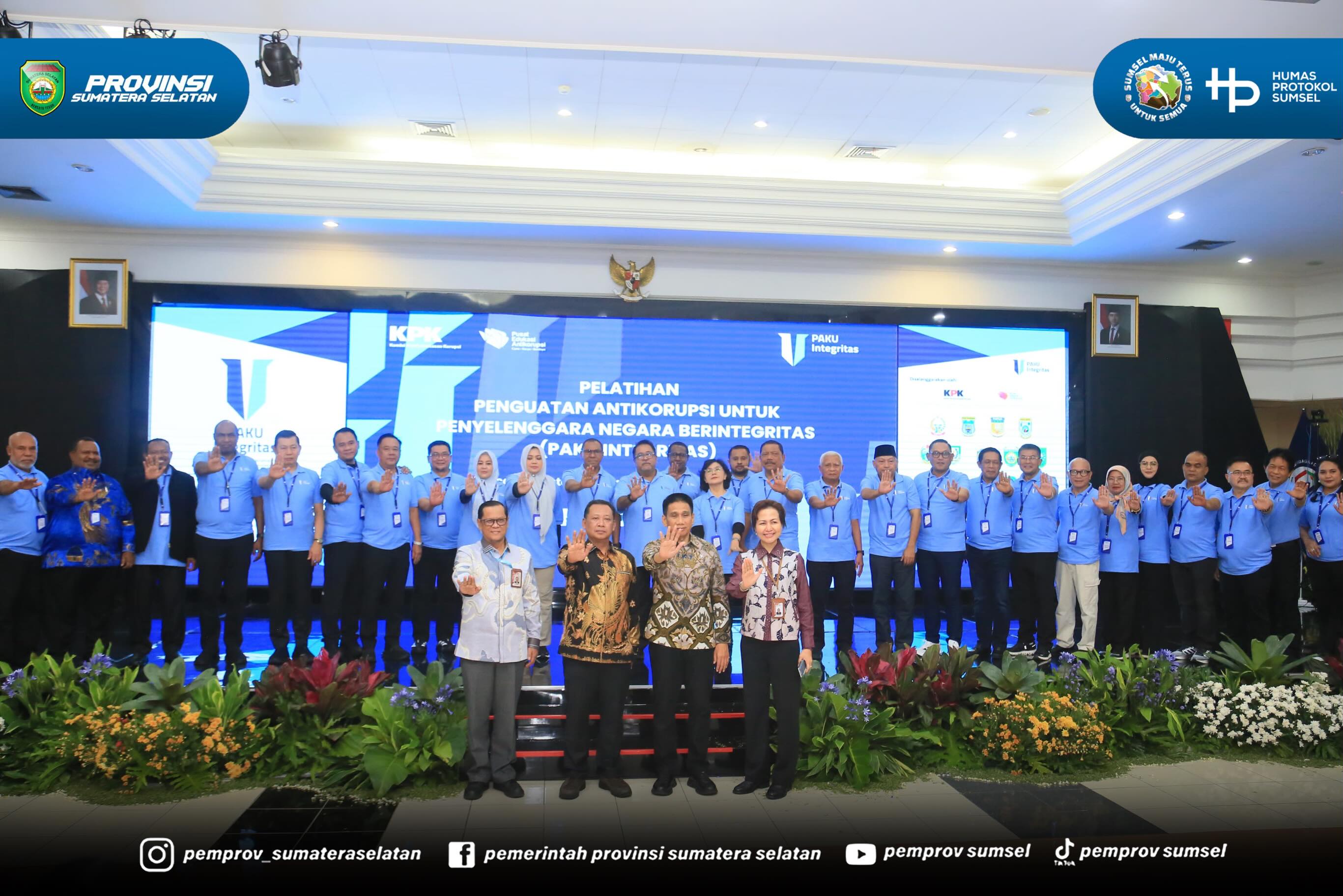 Jakarta - Wakil Gubernur Sumsel H. Cik Ujang dan Ketua BKOW Sumsel Lidyawati Cik Ujang ikut serta dalam Pembukaan Pelatihan Penguatan Anti Korupsi untuk Penyelenggara Negara Berintegritas (PAKU INTEGRITAS) Tahun 2026 diselenggarakan oleh KPK RI. K...