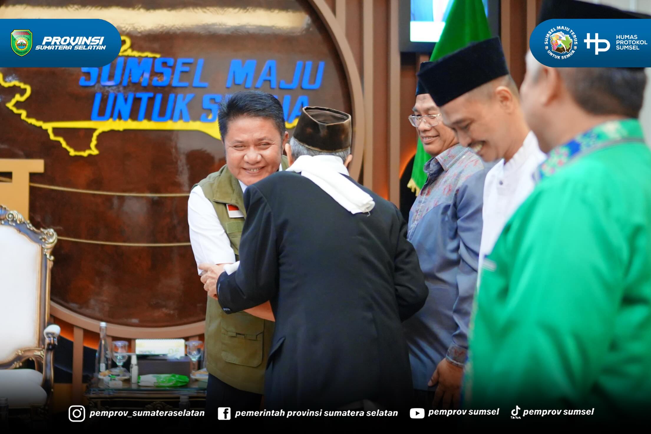 Palembang - Gubernur Sumatera Selatan, Dr. H. Herman Deru menerima audiensi jajaran Majelis Ulama Indonesia (MUI) Sumatera Selatan di Ruang Tamu Gubernur Sumsel. Kamis (11/6/2026). Pertemuan itu bertujuan untuk membahas persiapan Musyawarah Daerah...