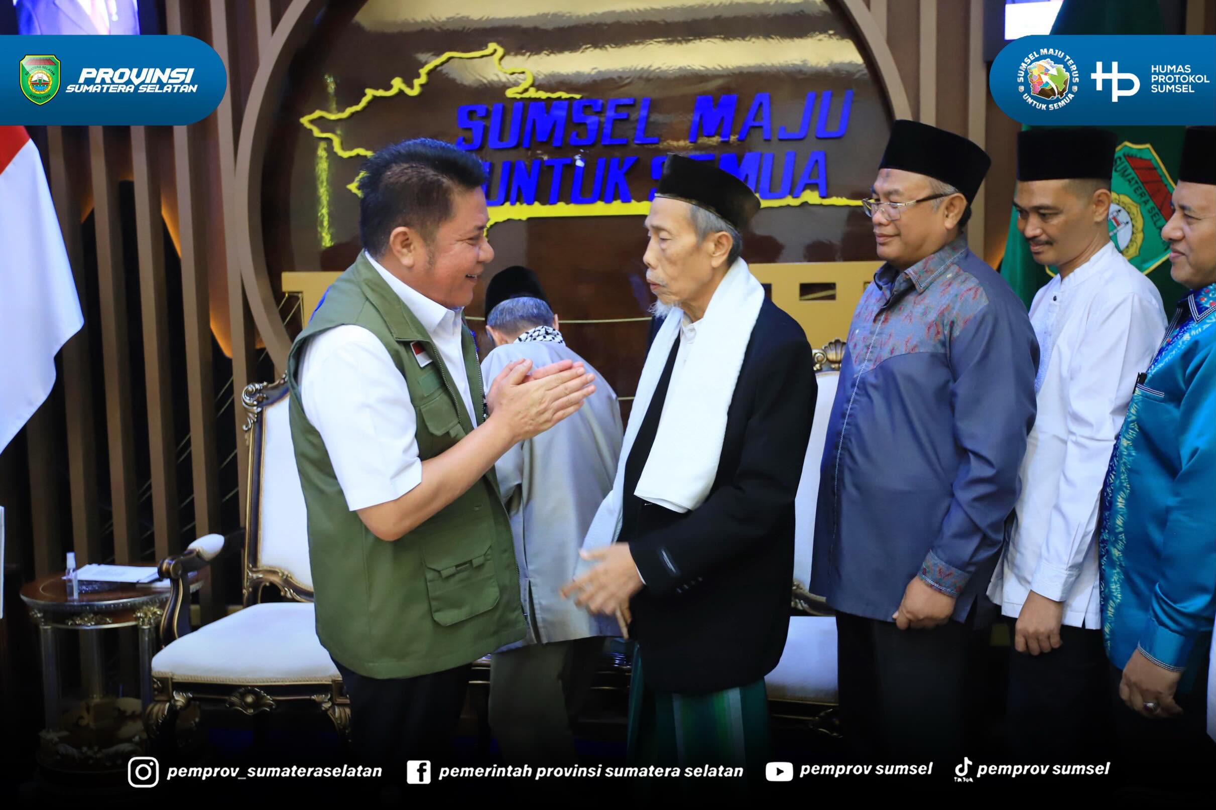 Palembang - Gubernur Sumatera Selatan, Dr. H. Herman Deru menerima audiensi jajaran Majelis Ulama Indonesia (MUI) Sumatera Selatan di Ruang Tamu Gubernur Sumsel. Kamis (11/6/2026). Pertemuan itu bertujuan untuk membahas persiapan Musyawarah Daerah...
