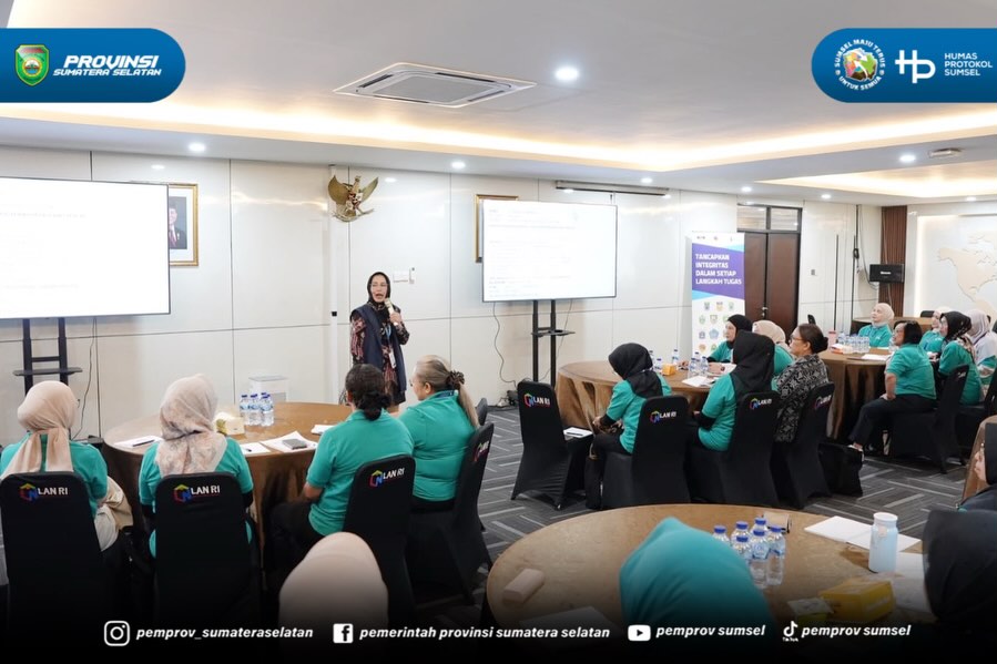 Jakarta - Wakil Gubernur Sumsel H. Cik Ujang dan Ketua BKOW Sumsel Lidyawati Cik Ujang ikut serta dalam Pembukaan Pelatihan Penguatan Anti Korupsi untuk Penyelenggara Negara Berintegritas (PAKU INTEGRITAS) Tahun 2026 diselenggarakan oleh KPK RI. K...
