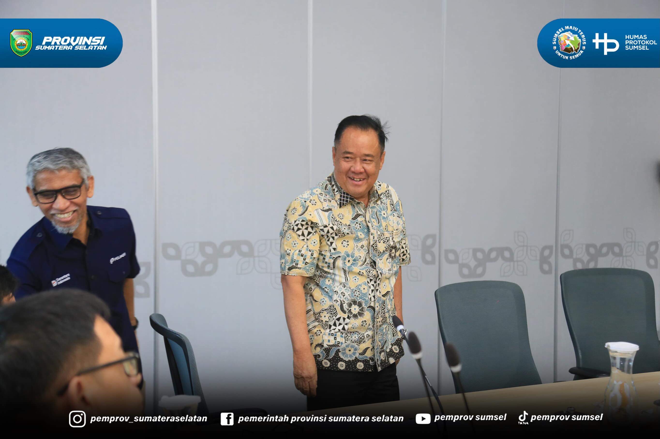 Jakarta - Wakil Gubernur Sumsel H. Cik Ujang menghadiri Rapat Pembahasan Konsorsium. Dan Penyiapan Badan Usaha Pelaksana (BUP) diselenggarakan oleh PT. Pelindo di Ruang Rapat Amanah Lantai 3 Pelindo Tower Jakarta, Jumat (12/6/2026).