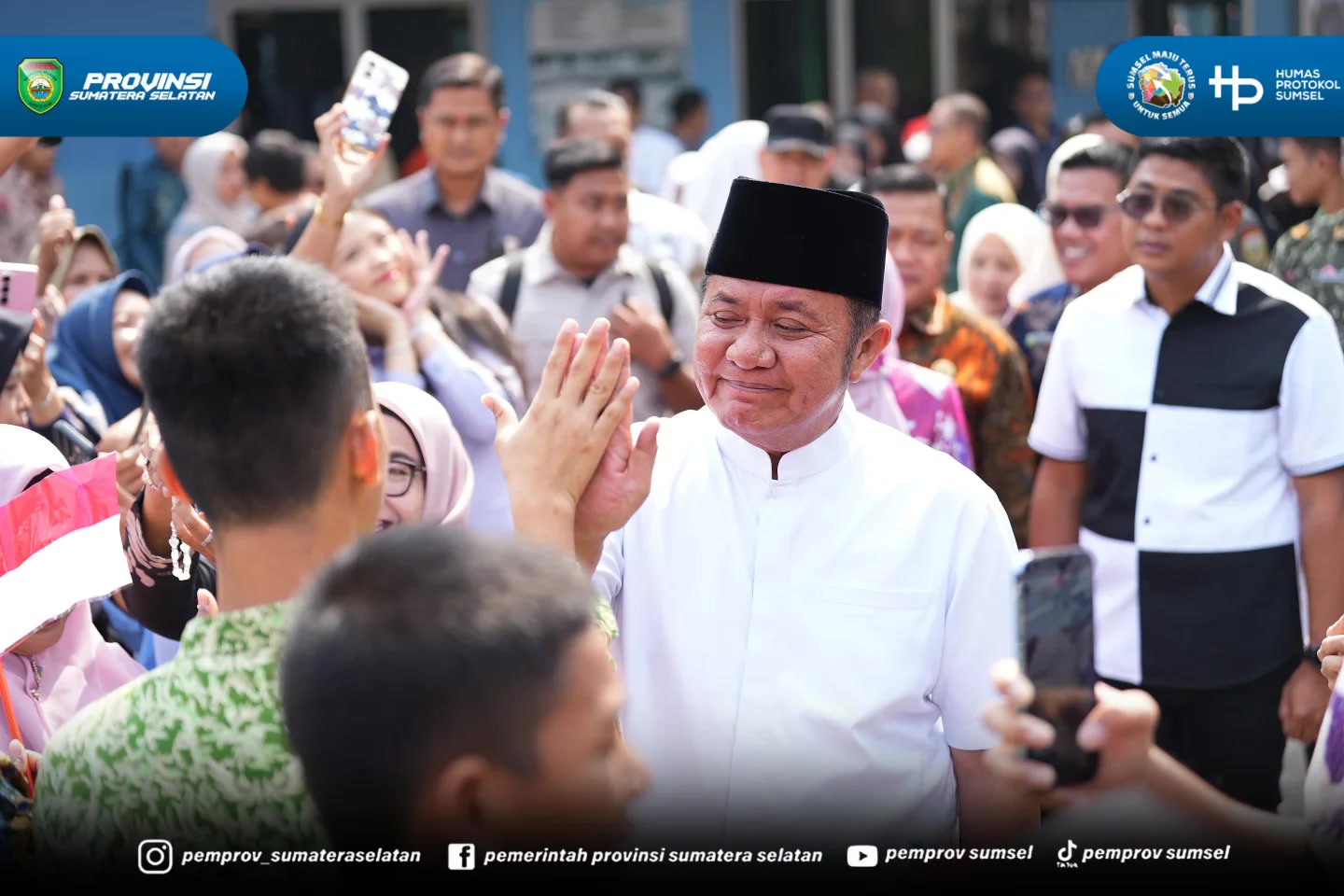 Palembang – Gubernur Sumatera Selatan (Sumsel), Dr. H. Herman Deru (HD), menegaskan komitmennya untuk membangun kualitas pendidikan yang merata di seluruh Sumsel melalui penguatan kualitas guru, tata kelola sekolah, serta pendidikan karakter siswa.