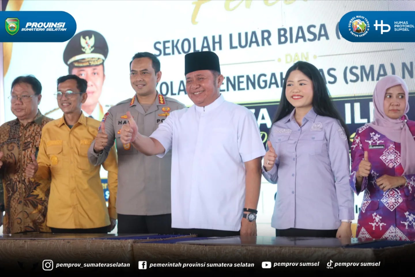 Palembang – Gubernur Sumatera Selatan (Sumsel), Dr. H. Herman Deru (HD), menegaskan komitmennya untuk membangun kualitas pendidikan yang merata di seluruh Sumsel melalui penguatan kualitas guru, tata kelola sekolah, serta pendidikan karakter siswa.