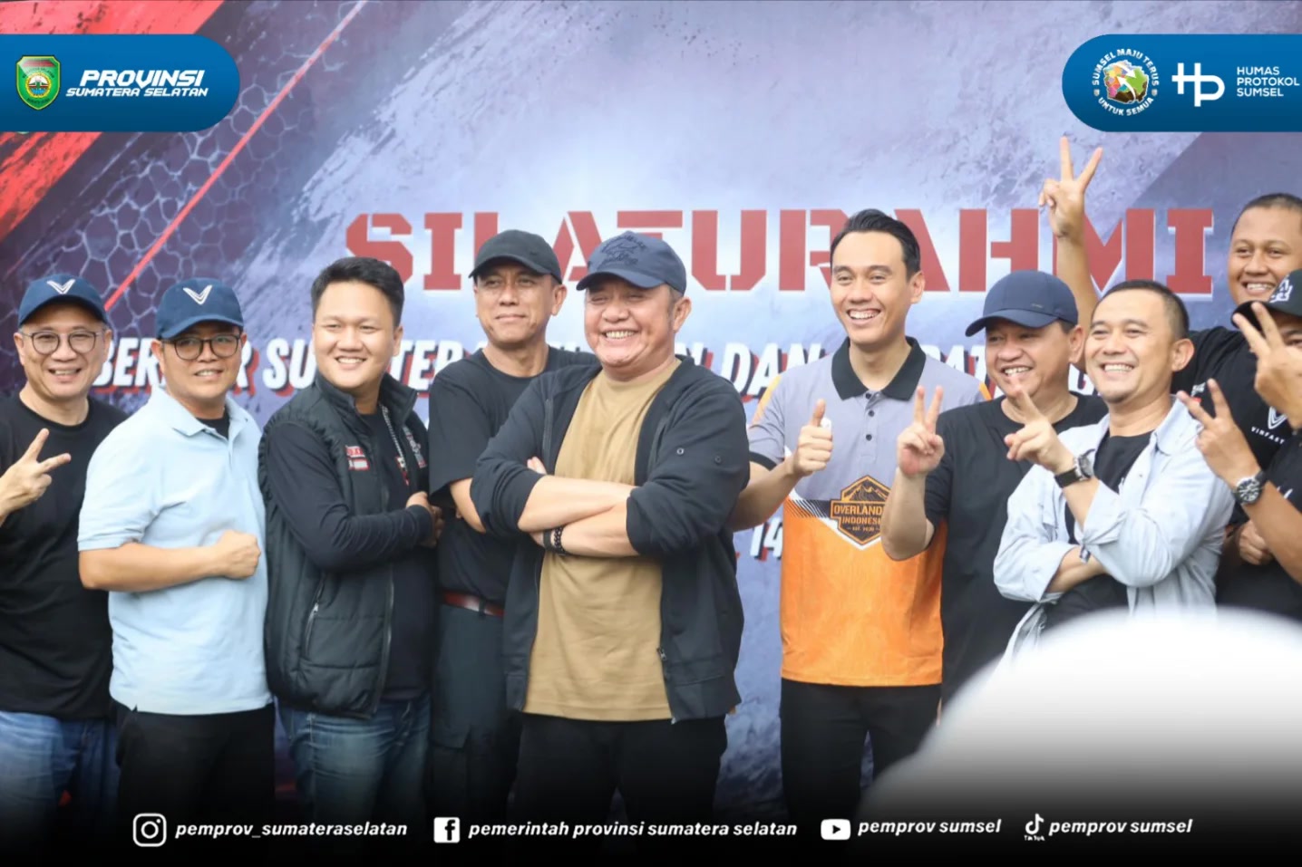 OKI – Gubernur Sumatera Selatan (Sumsel), Dr. H. Herman Deru, menegaskan pentingnya membangun silaturahmi dan terus berbuat sebagai fondasi utama dalam meraih kesuksesan. Hal tersebut disampaikannya saat menghadiri kegiatan silaturahmi bersama Bup...
