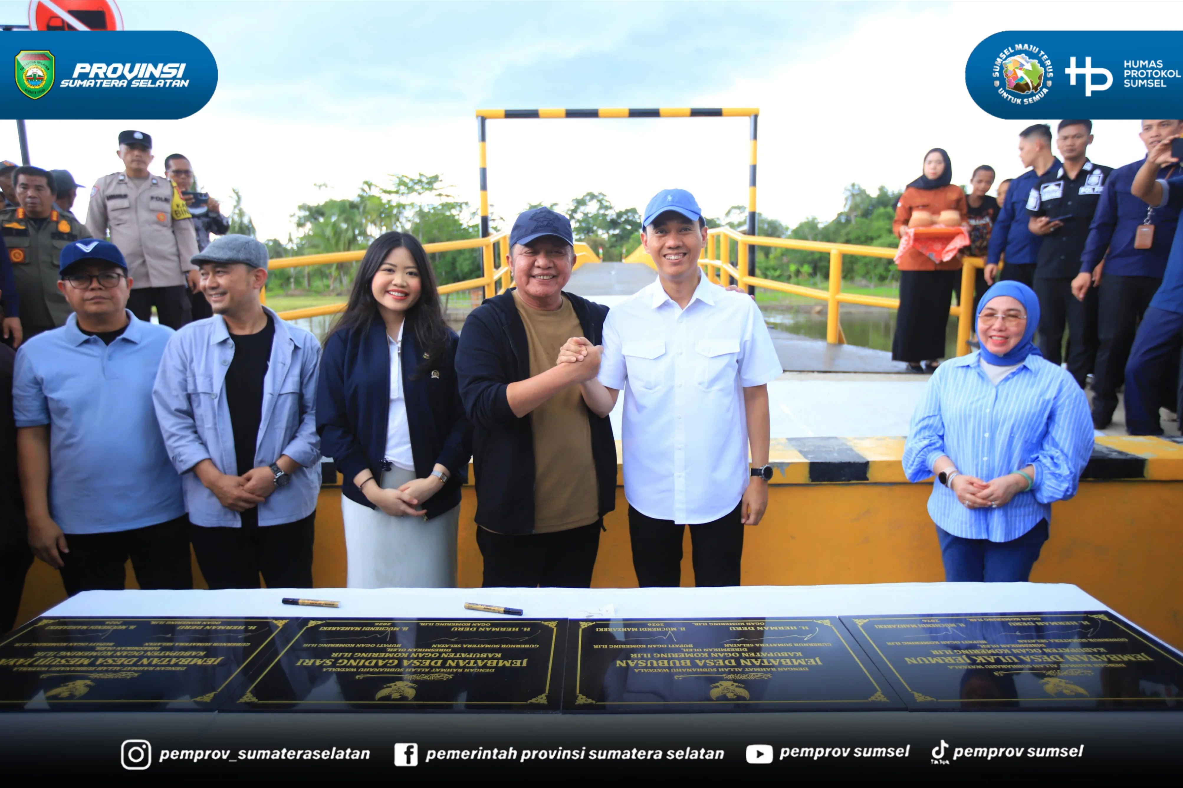 OKI – Gubernur Sumatera Selatan (Sumsel), Dr. H. Herman Deru, menempuh perjalanan darat bersama puluhan anggota komunitas kendaraan listrik untuk meresmikan jembatan penghubung di Desa Ulak Jermun, Kecamatan SP Padang, Kabupaten Ogan Komering Ilir...
