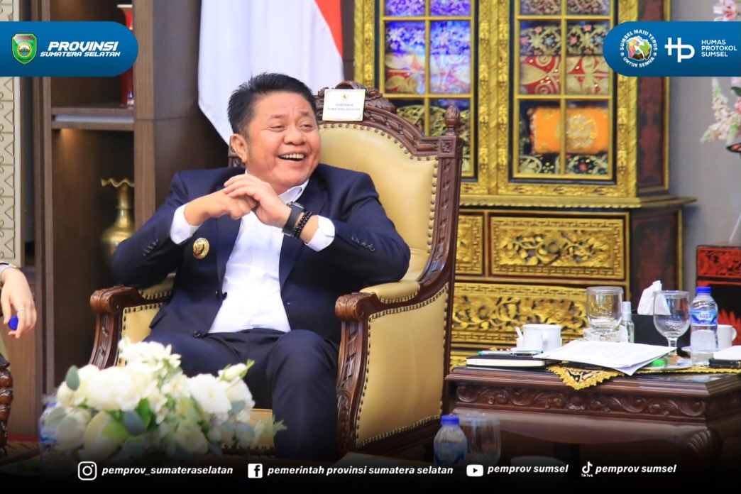 PALEMBANG – Gubernur Sumatera Selatan (Sumsel) H. Herman Deru menerima audiensi Kepala Kantor Wilayah Direktorat Jenderal Pemasyarakatan (Ditjenpas) Sumsel, Yulius Sahruzah, beserta jajaran di Griya Agung, Palembang, Senin (15/6/2026).