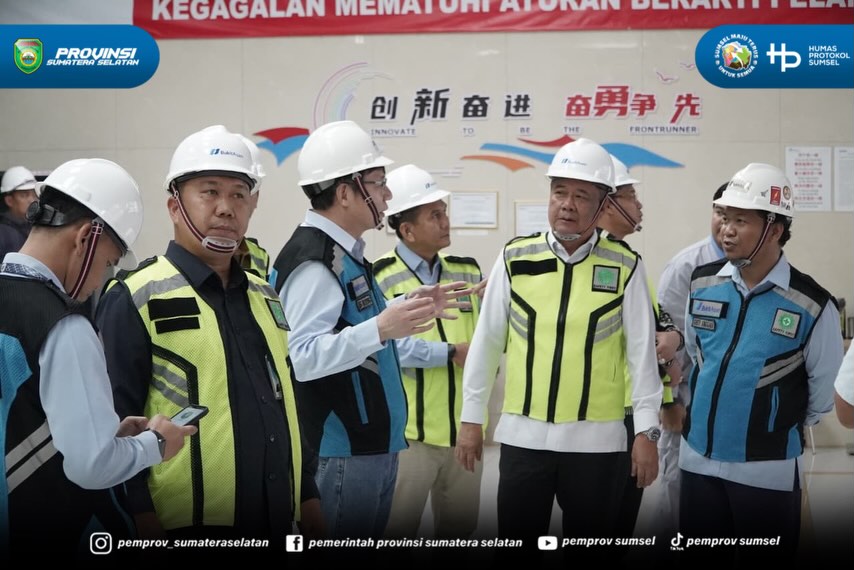 Wakil Gubernur Sumsel H. Cik Ujang meninjau Pembangkit Listrik Tenaga Uap (PLTU) 8 Huadian Bukit Asam Power di Desa Tanjung Lalang Kecamatan Tanjung Agung Kabupaten Muara Enim, Senin (15/6/2026).