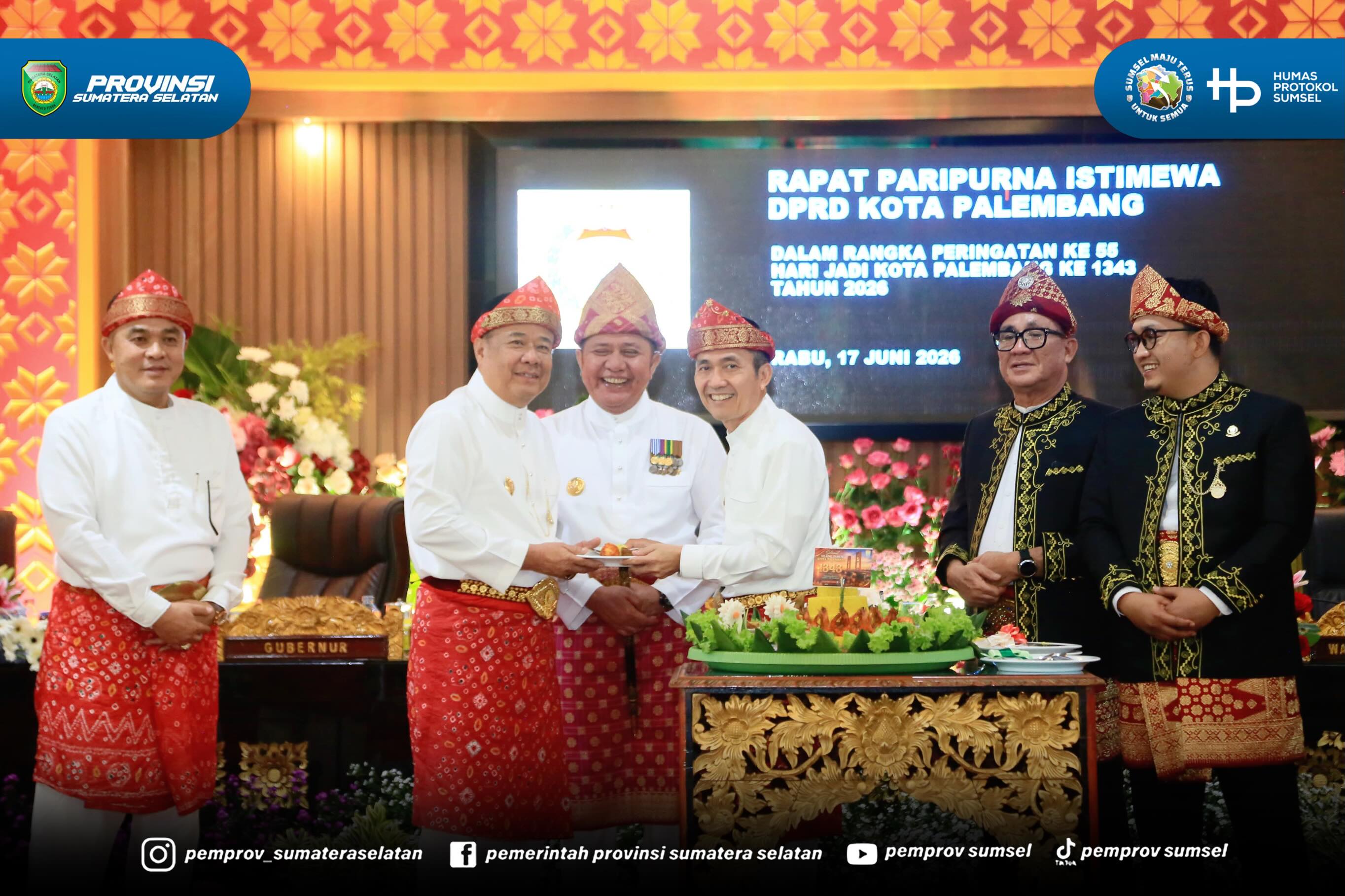 PALEMBANG – Gubernur Sumatera Selatan (Sumsel) Dr. H. Herman Deru didampingi Wakil Gubernur Sumsel H. Cik Ujang menghadiri Rapat Paripurna Istimewa DPRD Kota Palembang dalam rangka peringatan ke-55 Hari Jadi Kota Palembang 1343 Tahun 2026, Selasa...
