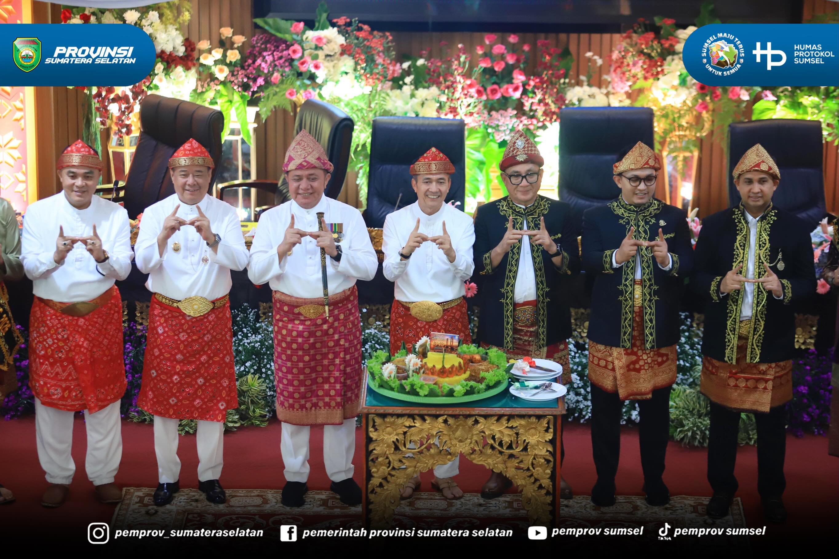 PALEMBANG – Gubernur Sumatera Selatan (Sumsel) Dr. H. Herman Deru didampingi Wakil Gubernur Sumsel H. Cik Ujang menghadiri Rapat Paripurna Istimewa DPRD Kota Palembang dalam rangka peringatan ke-55 Hari Jadi Kota Palembang 1343 Tahun 2026, Selasa...