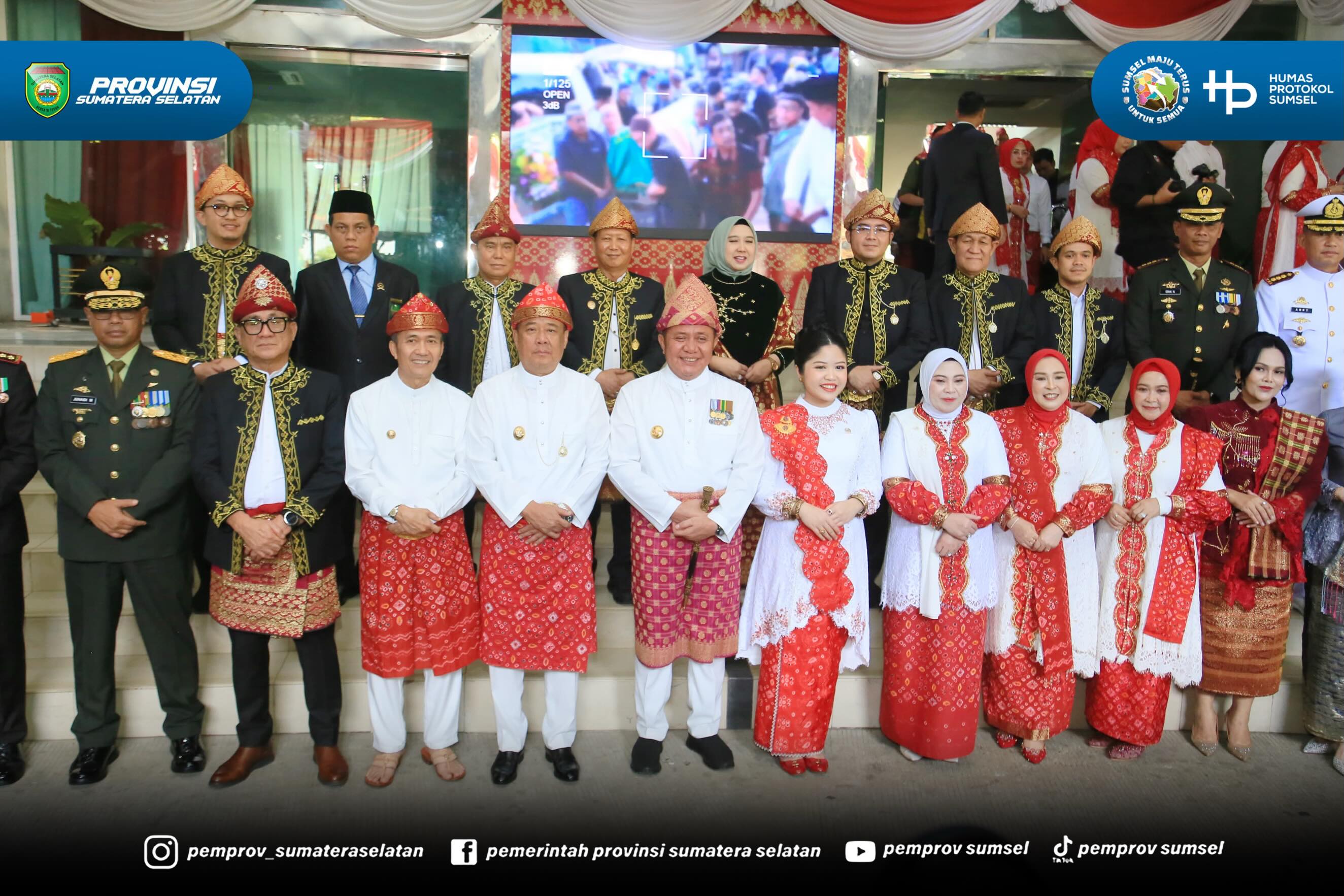 PALEMBANG – Gubernur Sumatera Selatan (Sumsel) Dr. H. Herman Deru didampingi Wakil Gubernur Sumsel H. Cik Ujang menghadiri Rapat Paripurna Istimewa DPRD Kota Palembang dalam rangka peringatan ke-55 Hari Jadi Kota Palembang 1343 Tahun 2026, Selasa...