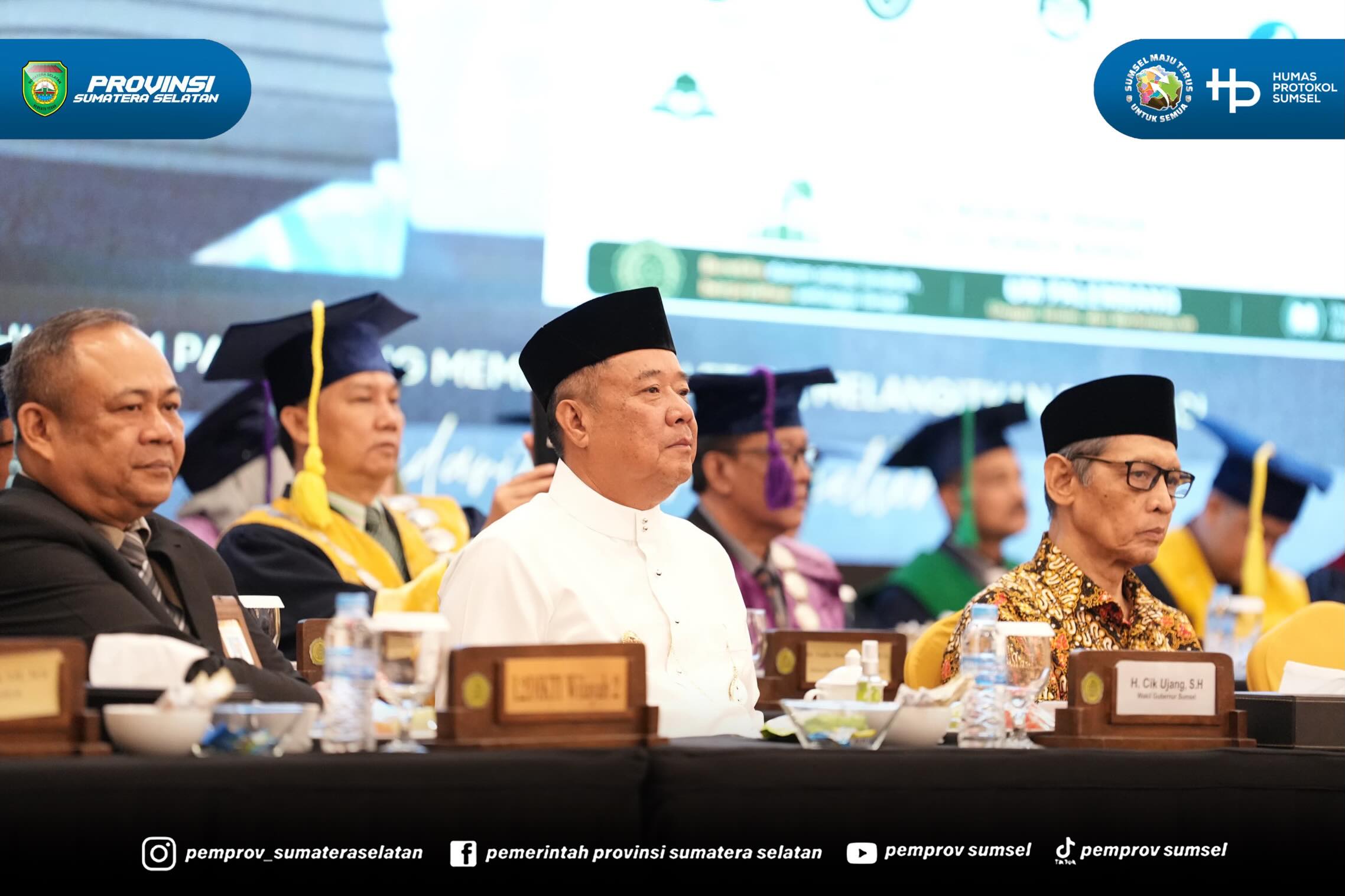 PALEMBANG – Wakil Gubernur Sumatera Selatan (Wagub Sumsel) H. Cik Ujang menghadiri Wisuda ke-80 sekaligus Milad ke-47 Universitas Muhammadiyah Palembang (UMP) yang digelar di Hotel Wyndham Palembang, Rabu (17/6/2026).