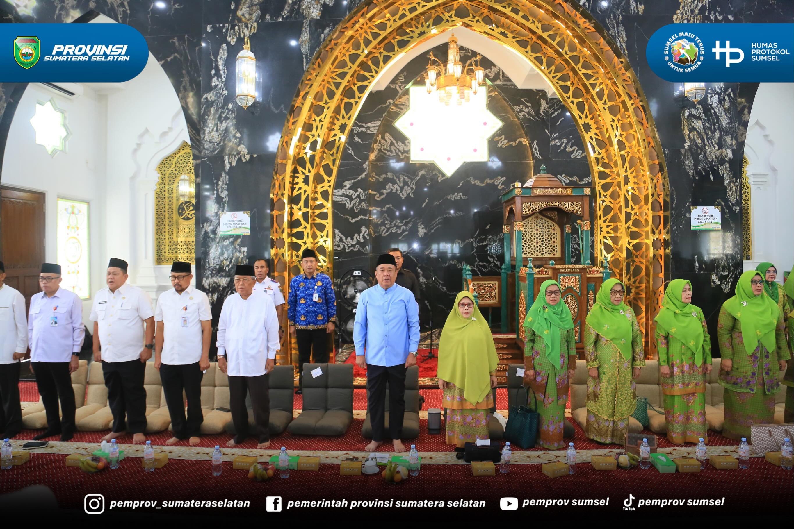 Palembang – Wakil Gubernur Sumatera Selatan (Sumsel) H. Cik Ujang menghadiri Gebyar Muharam 1448 Hijriah dan Hari Lahir (Harlah) Muslimat Nahdlatul Ulama (NU) ke-80 yang digelar di Masjid Al-Anshor Palembang, Rabu (17/6/2026).