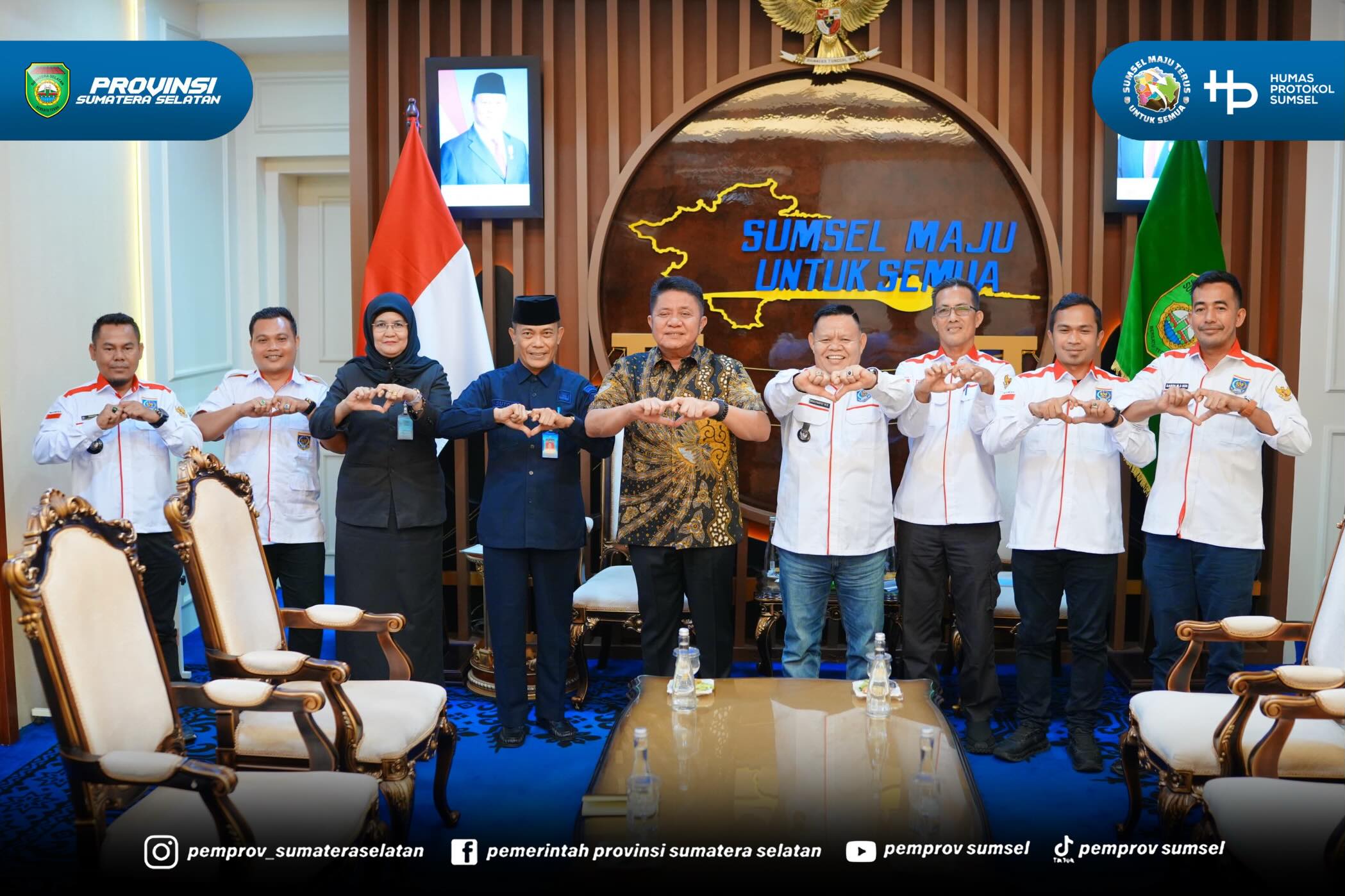 PALEMBANG – Gubernur Sumatera Selatan (Sumsel) Dr. H. Herman Deru menerima audiensi Asosiasi Pemerintahan Desa Seluruh Indonesia (APDESI) Merah Putih Sumsel di Ruang Tamu Gubernur Sumsel, Kamis (18/6/2026).