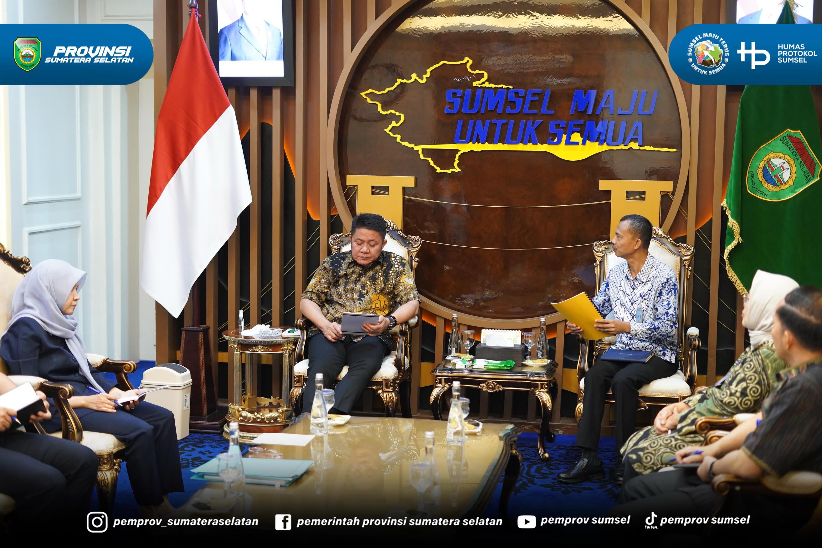 Palembang - Gubernur Sumatera Selatan (Sumsel) H. Herman Deru mendorong Politeknik Negeri Sriwijaya (Polsri) untuk memperkuat komunikasi dengan Pemerintah Provinsi Sumsel serta menyelaraskan pengembangan pendidikan vokasi dengan kebutuhan dan pote...
