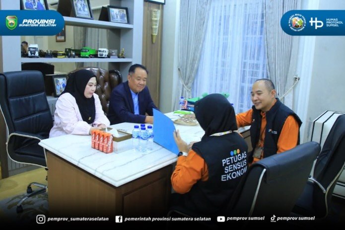 Palembang – Wakil Gubernur Sumatera Selatan (Sumsel) H. Cik Ujang menerima audiensi Kepala Badan Pusat Statistik (BPS) Provinsi Sumatera Selatan beserta jajaran terkait pelaksanaan Sensus Ekonomi 2026 di Rumah Dinas Wakil Gubernur Sumsel, Rabu (17...