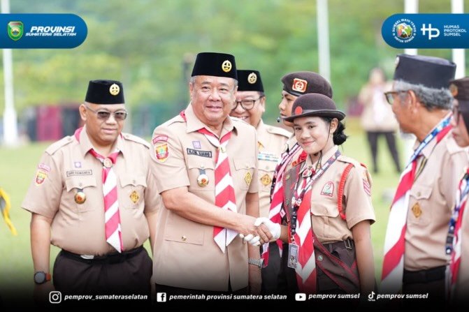 Palembang – Wakil Gubernur Sumatera Selatan (Sumsel) H. Cik Ujang secara resmi membuka Jambore Daerah (JAMDA) IX Gerakan Pramuka Sumsel Tahun 2026 yang diselenggarakan oleh Kwartir Daerah (Kwarda) Gerakan Pramuka Sumsel di Lapangan Utama Bumi Perk...