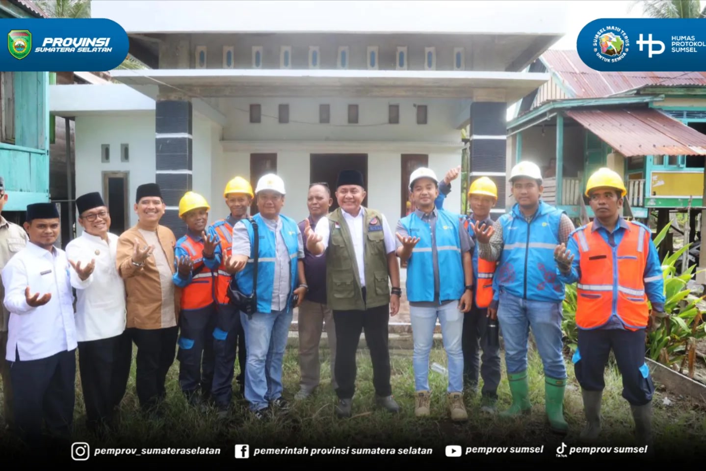Banyuasin – Gubernur Sumatera Selatan (Sumsel) Dr. H. Herman Deru menghadiri Tabligh Akbar dalam rangka memperingati Tahun Baru Islam 1 Muharam 1448 Hijriah di Desa Tembusan Dalam, Kecamatan Sumber Marga Telang, Kabupaten Banyuasin, Jumat (19/6/20...